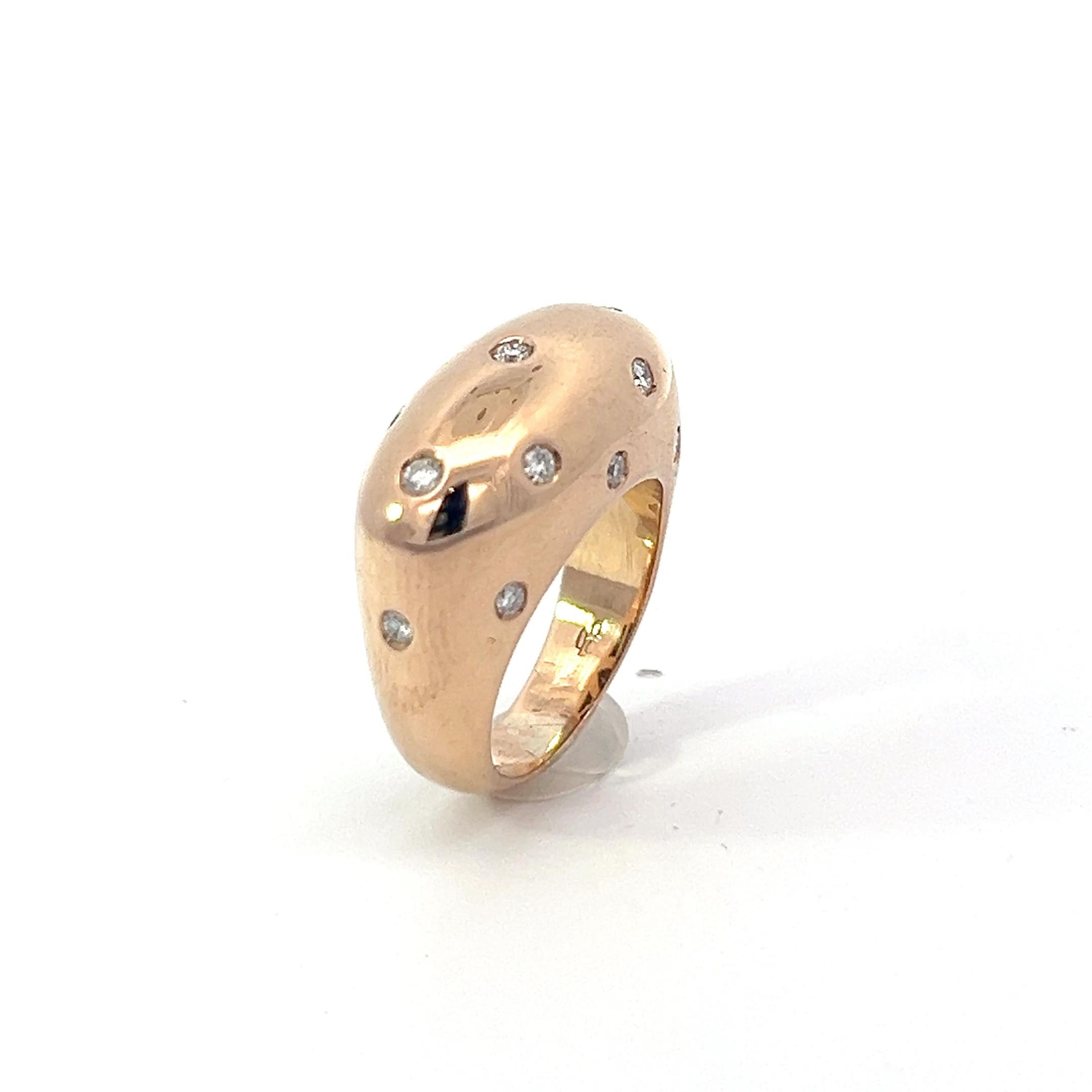 Ein Ring aus 18 Karat Gelbgold und Diamanten von Aldo Carboni.

Gesamtgewicht der Diamanten: ca. 0.55 ct, in der Fassung abgestuft.

Herkunft: Alessandria, Italien.
Alter: ca. 1970.
Ringgröße: 52,5. Wir raten davon ab, die Größe dieses Rings zu
