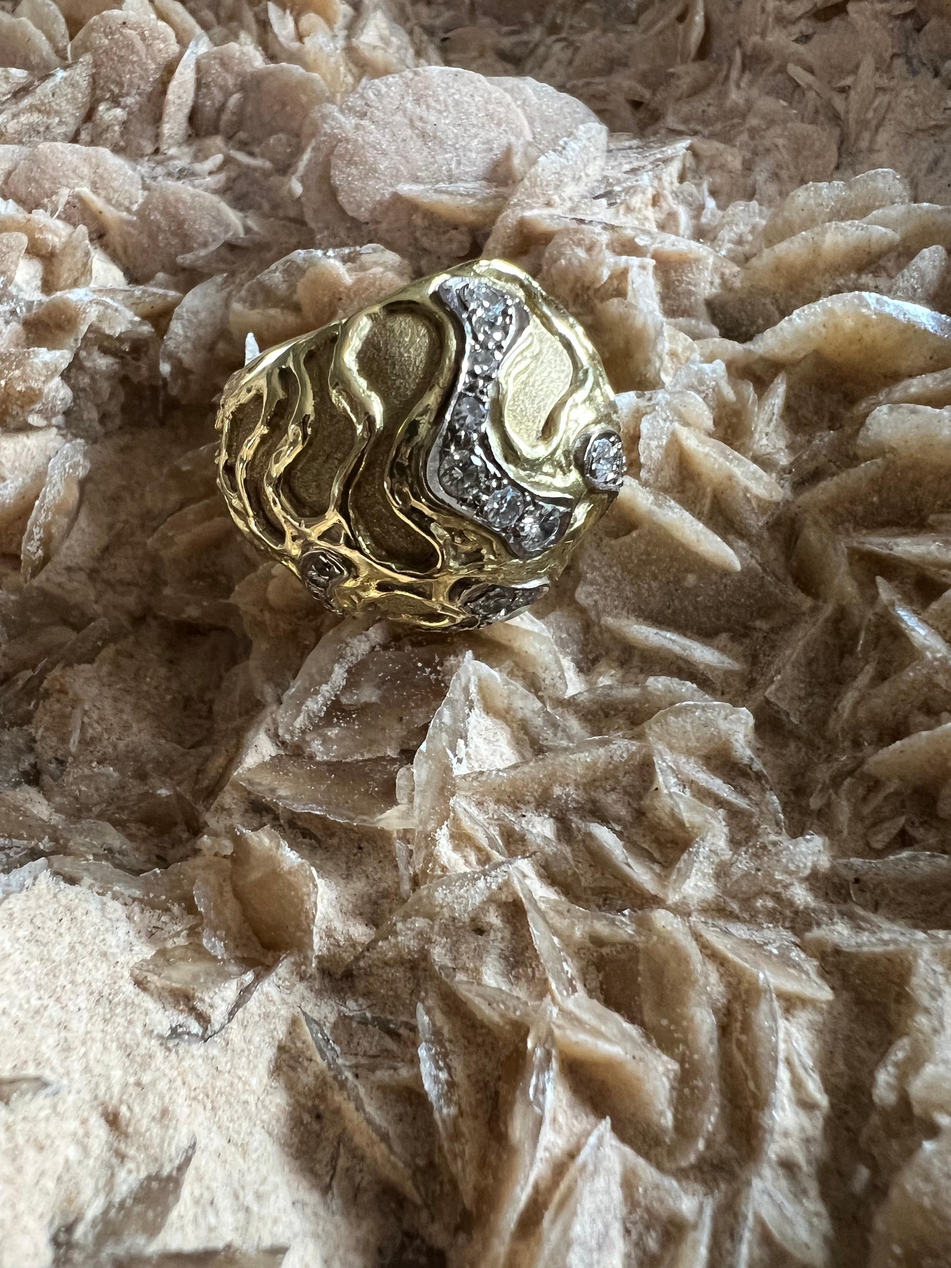 Ein Ring aus 18 Karat Gelbgold und Diamanten von Leo de Vroomen 6