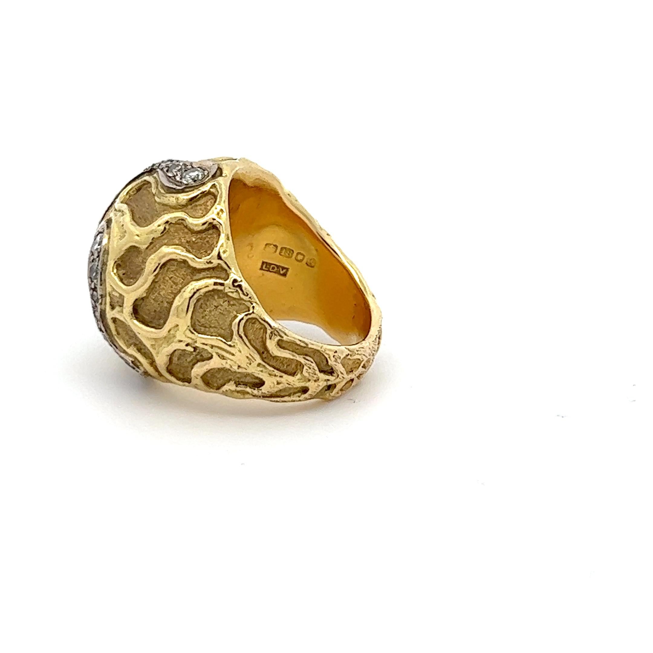 Ein Ring aus 18 Karat Gelbgold und Diamanten von Leo de Vroomen (Gemischter Schliff)