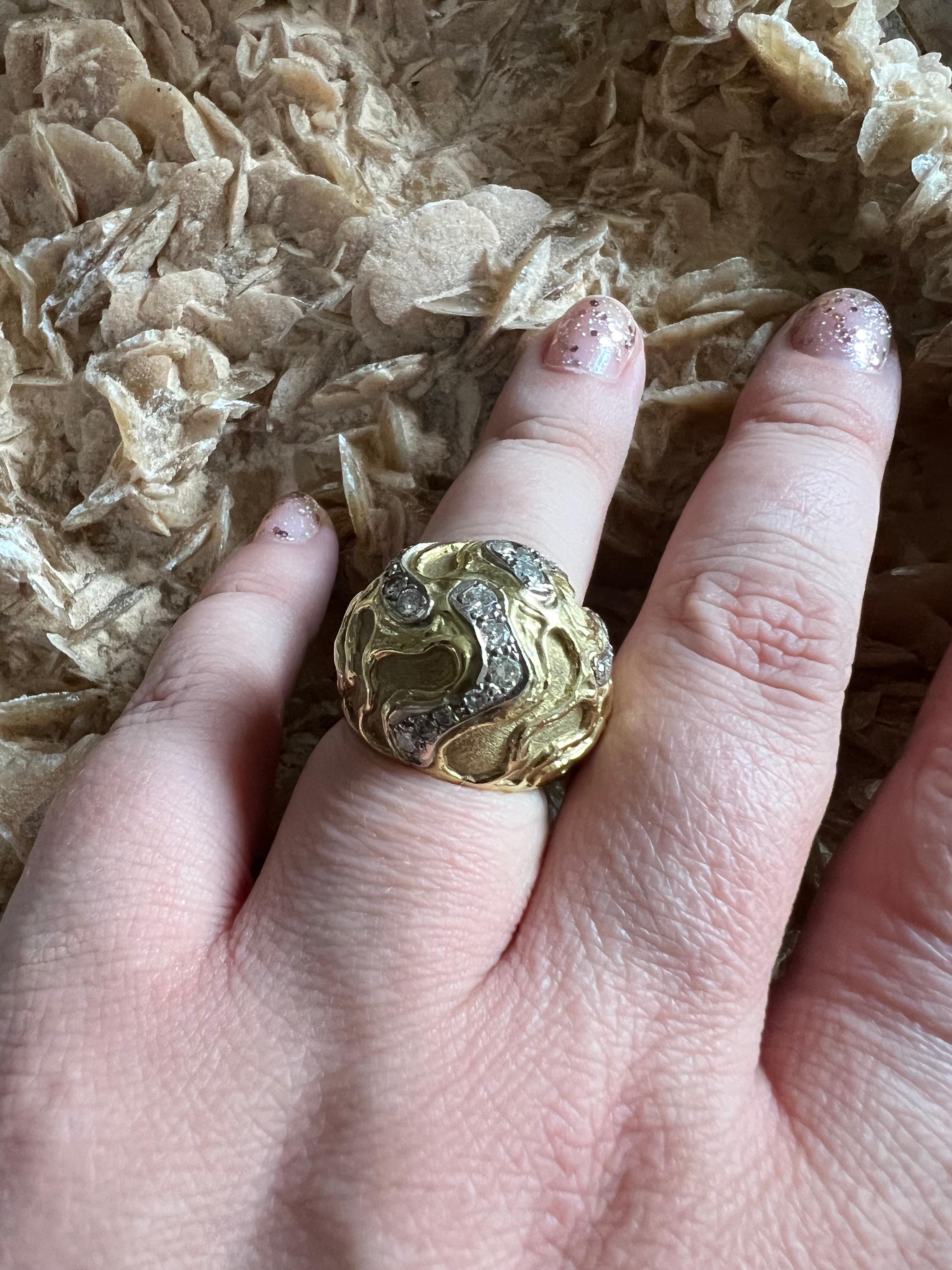 Ein Ring aus 18 Karat Gelbgold und Diamanten von Leo de Vroomen für Damen oder Herren
