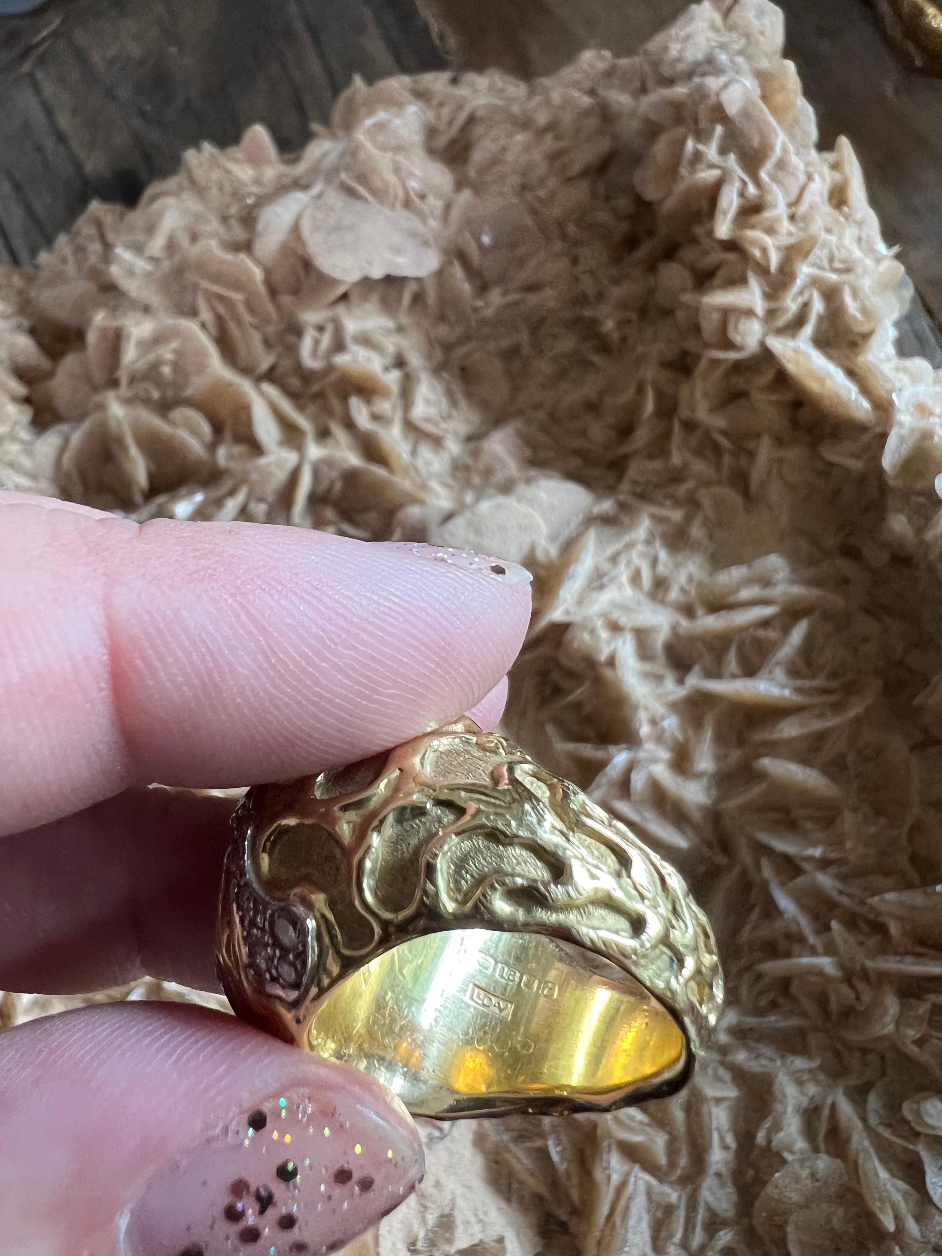 Ein Ring aus 18 Karat Gelbgold und Diamanten von Leo de Vroomen 3
