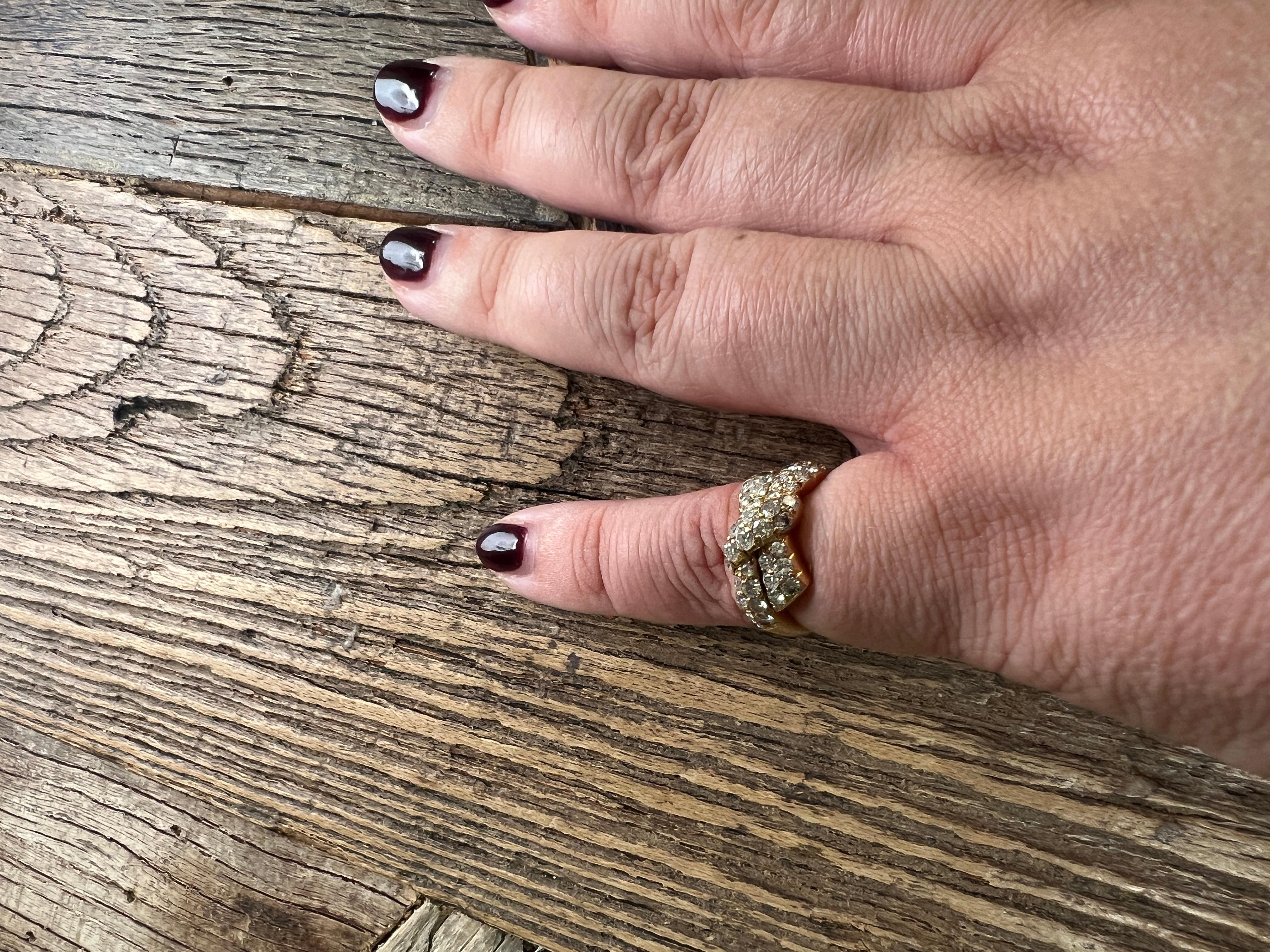 An 18k yellow gold and diamond ring by Van Cleef & Arpels 10