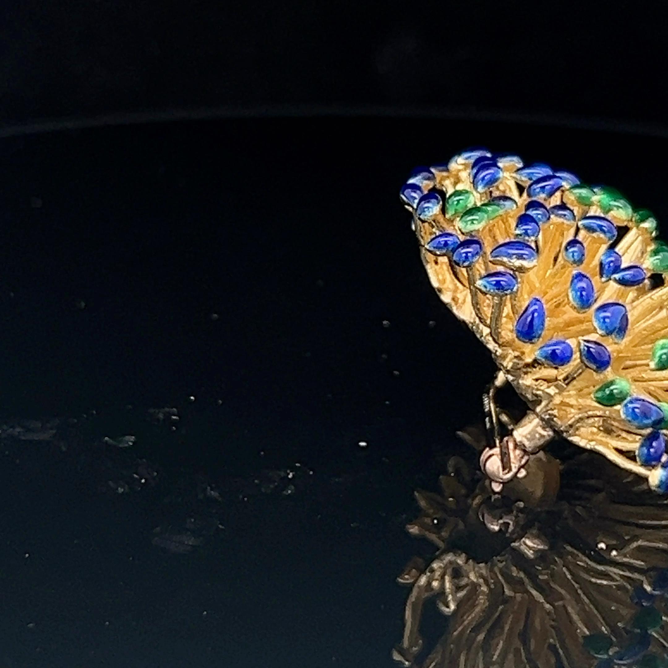 An 18k yellow gold and enamel brooch by W. Teller. For Sale 3