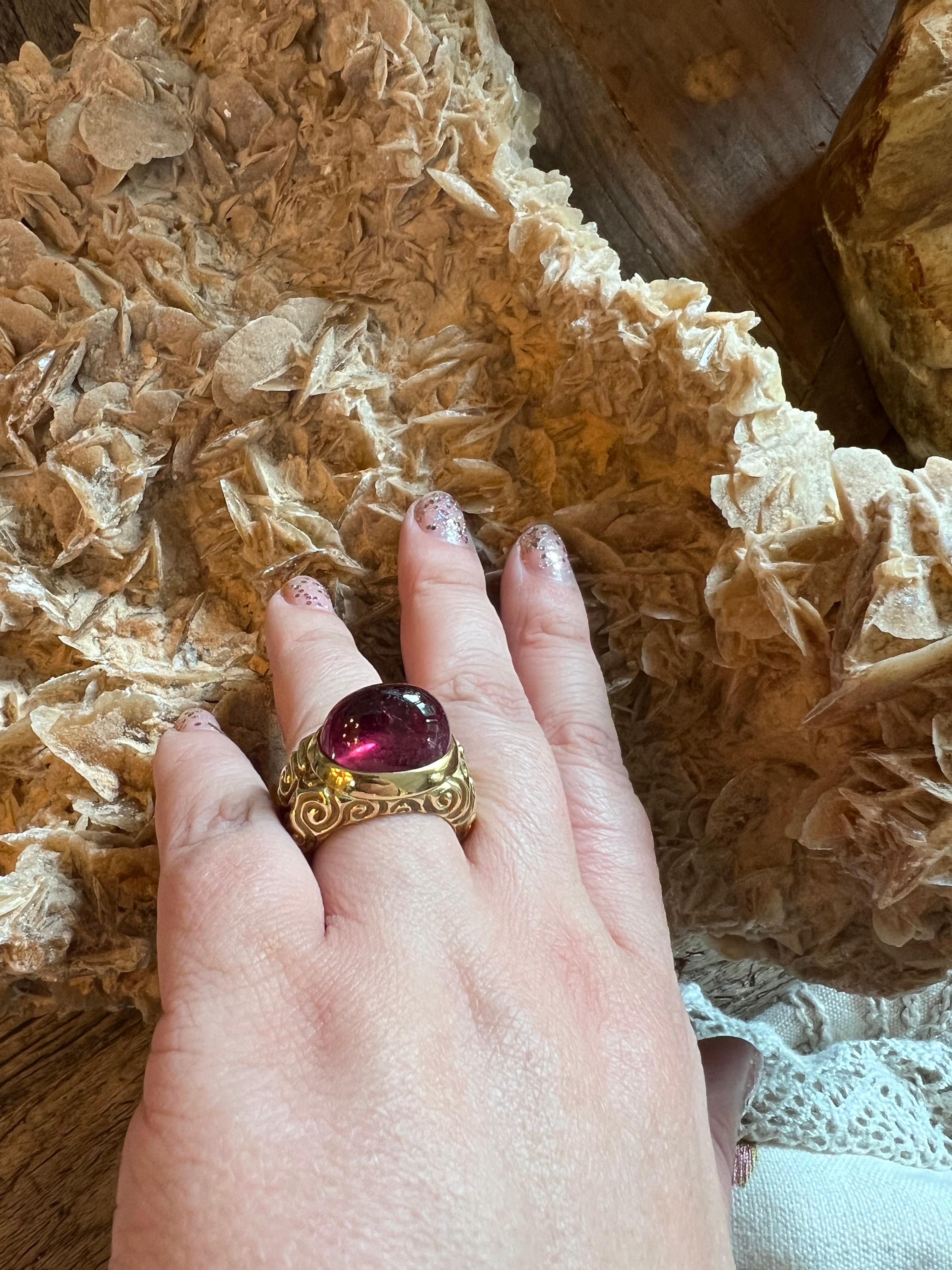 An 18k yellow gold and pink Tourmaline ring By Elizabeth Gage. For Sale 3