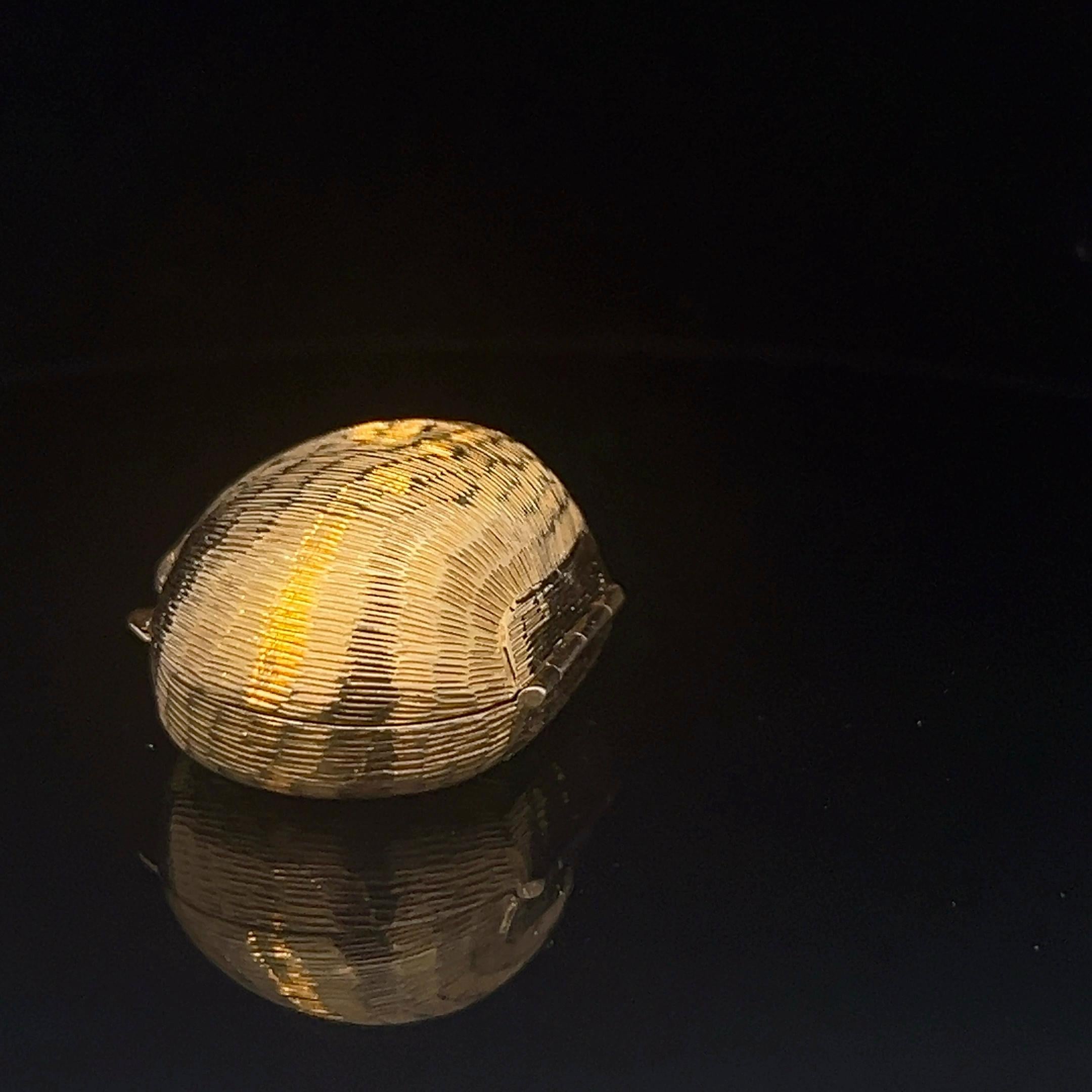 An 18k yellow gold box by Mario Buccellati 6