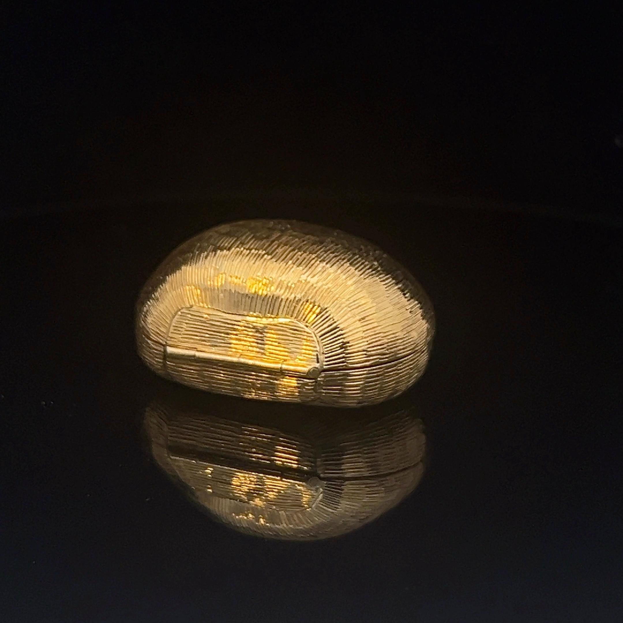 An 18k yellow gold box by Mario Buccellati 7
