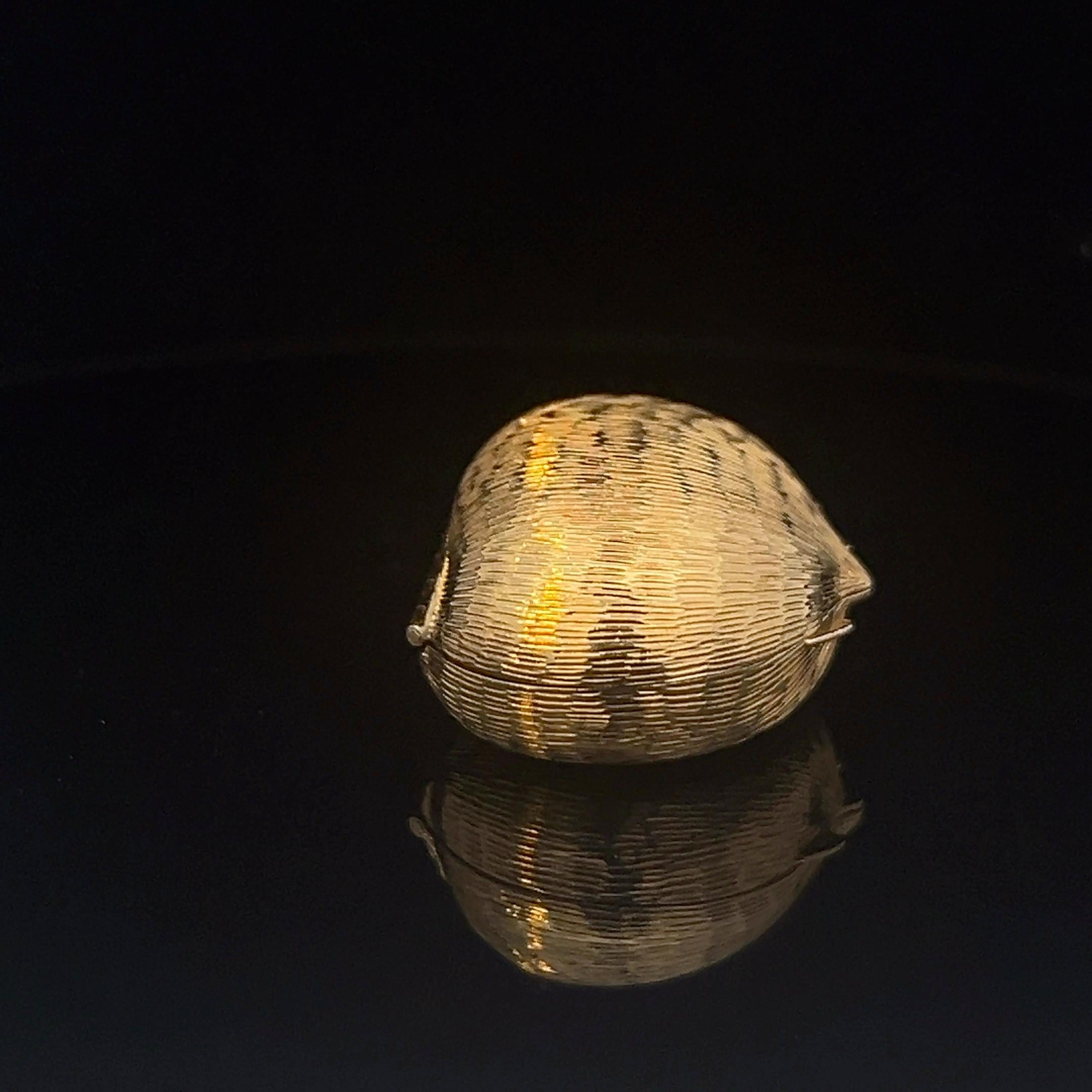 An 18k yellow gold box by Mario Buccellati 8