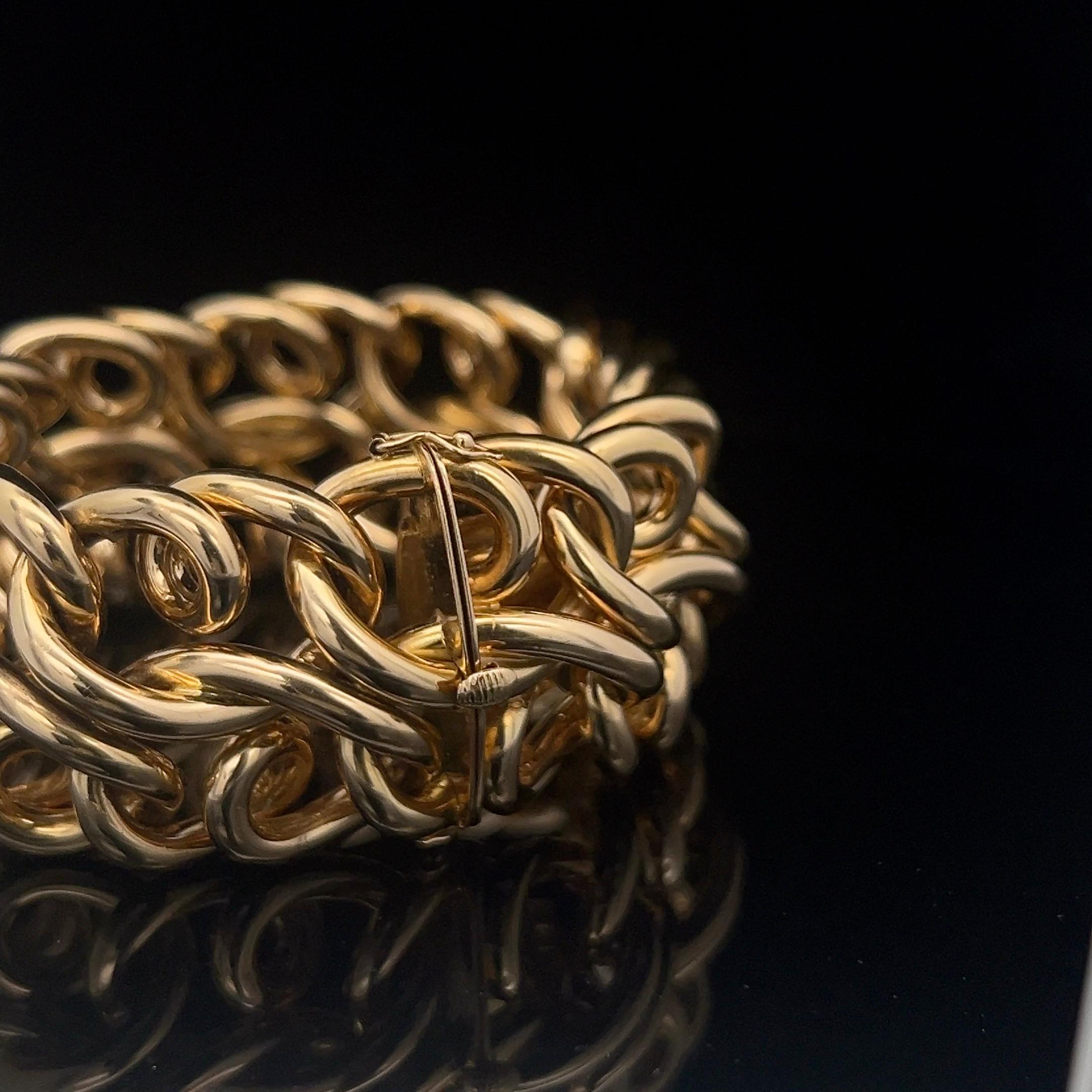 Un bracelet en or jaune 18 carats de Carlo Weingrill en vente 11