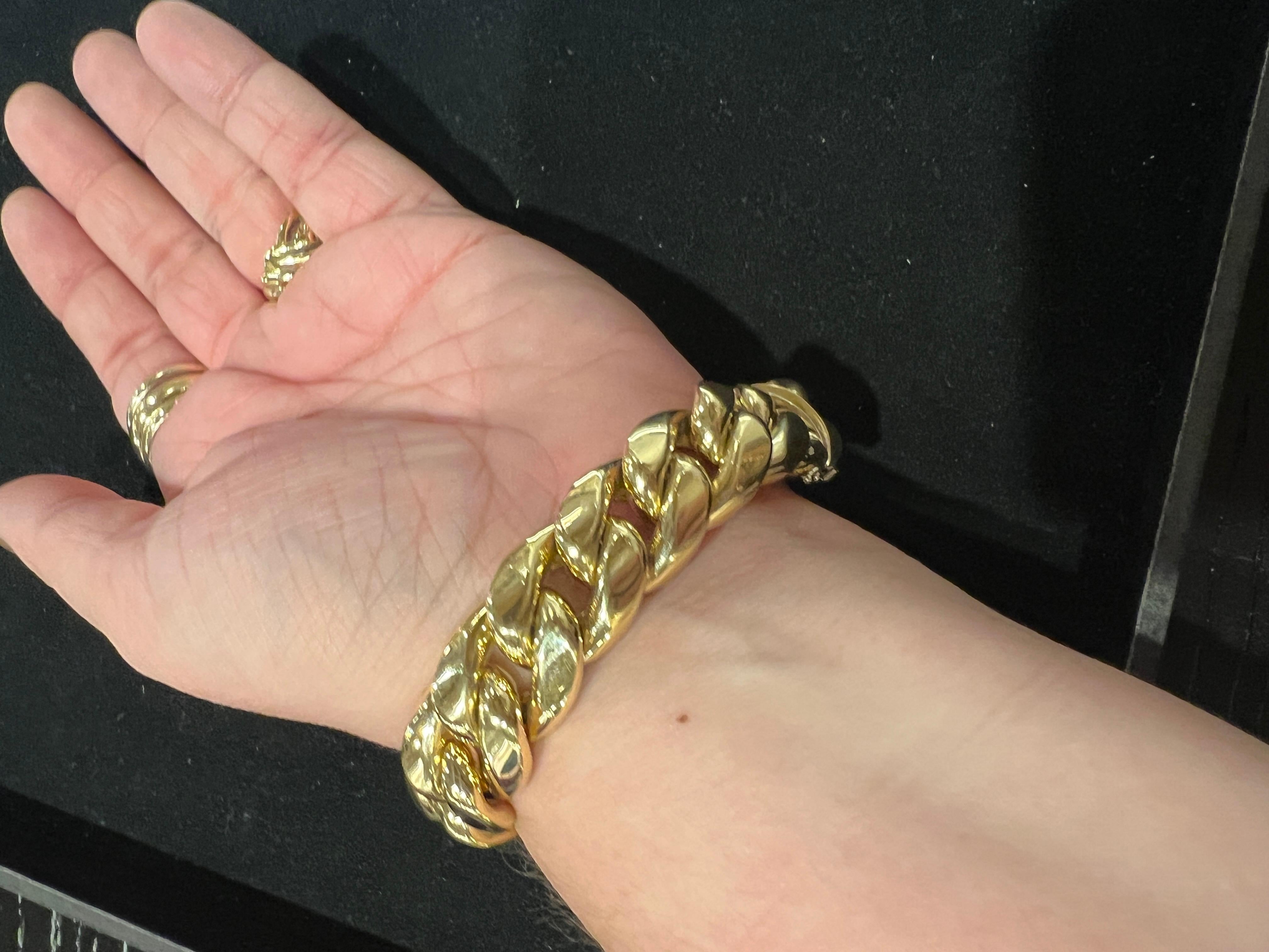 An 18k yellow gold bracelet by Nicolis Cola. For Sale 4