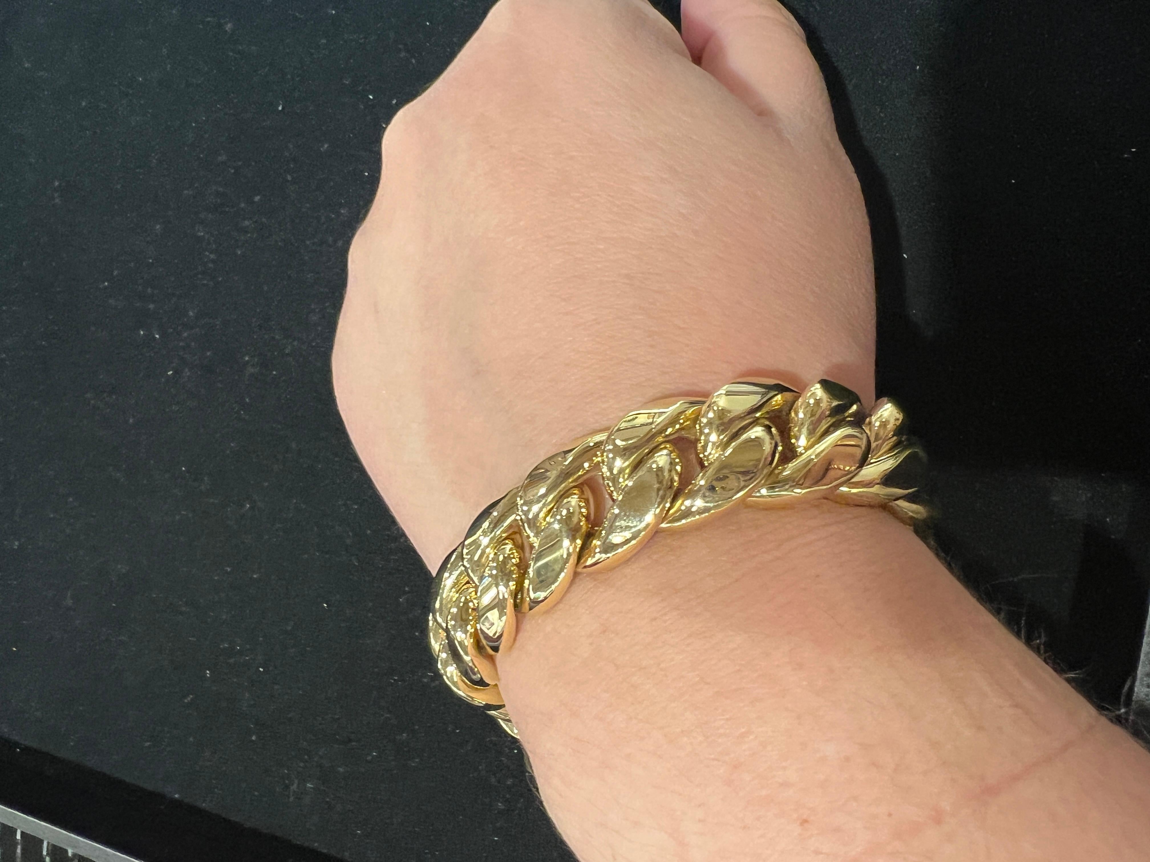 An 18k yellow gold bracelet by Nicolis Cola. For Sale 2