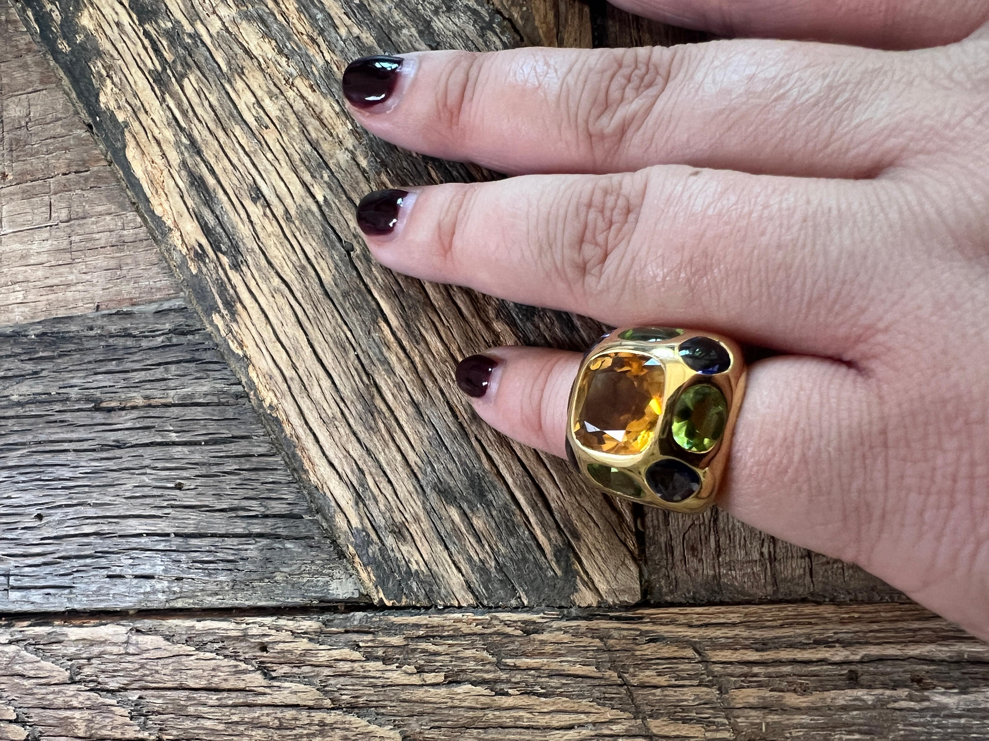 An 18k yellow gold, Citrine, Peridot and Iolite ring by Chanel For Sale 8