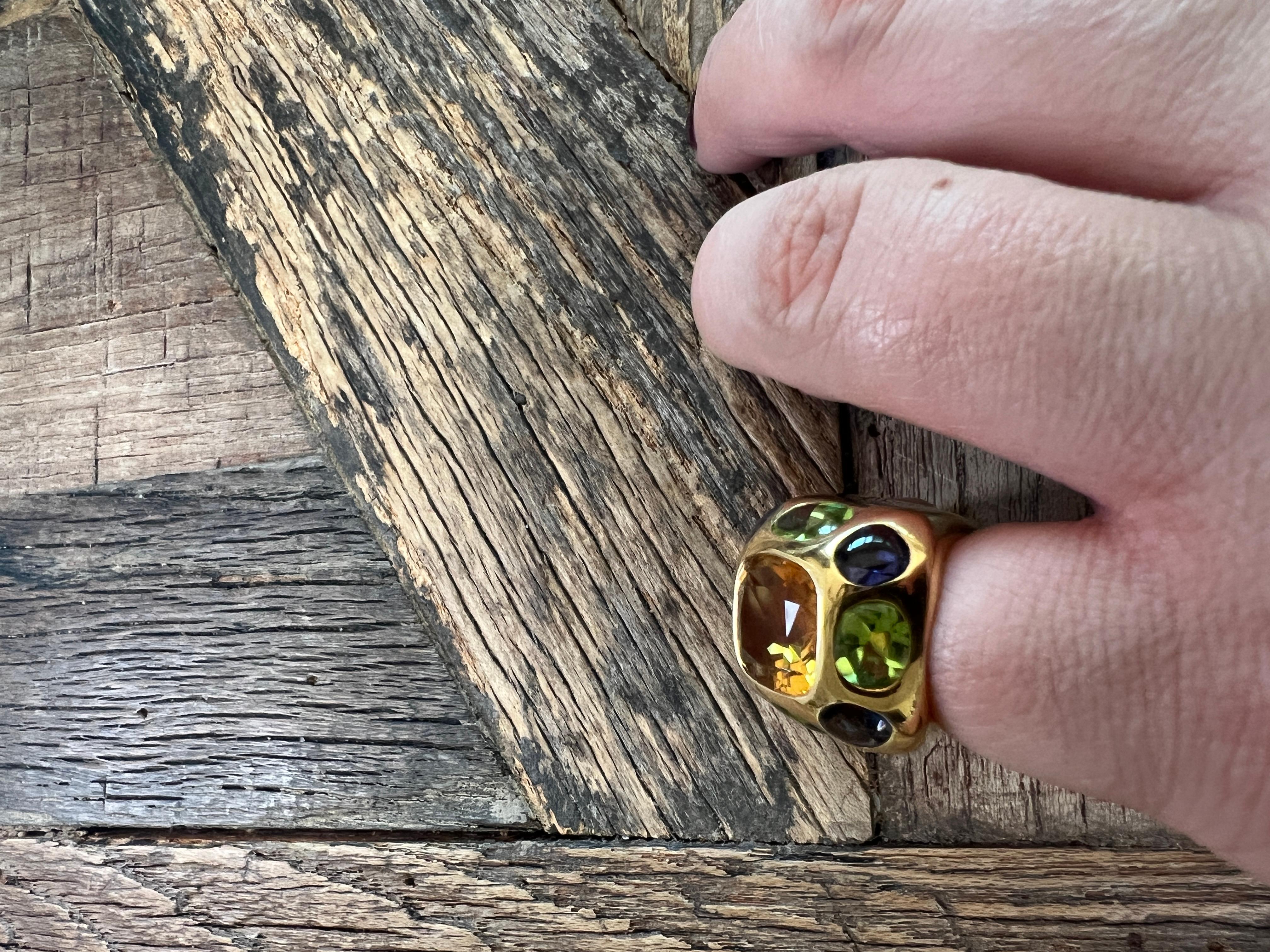 An 18k yellow gold, Citrine, Peridot and Iolite ring by Chanel For Sale 10