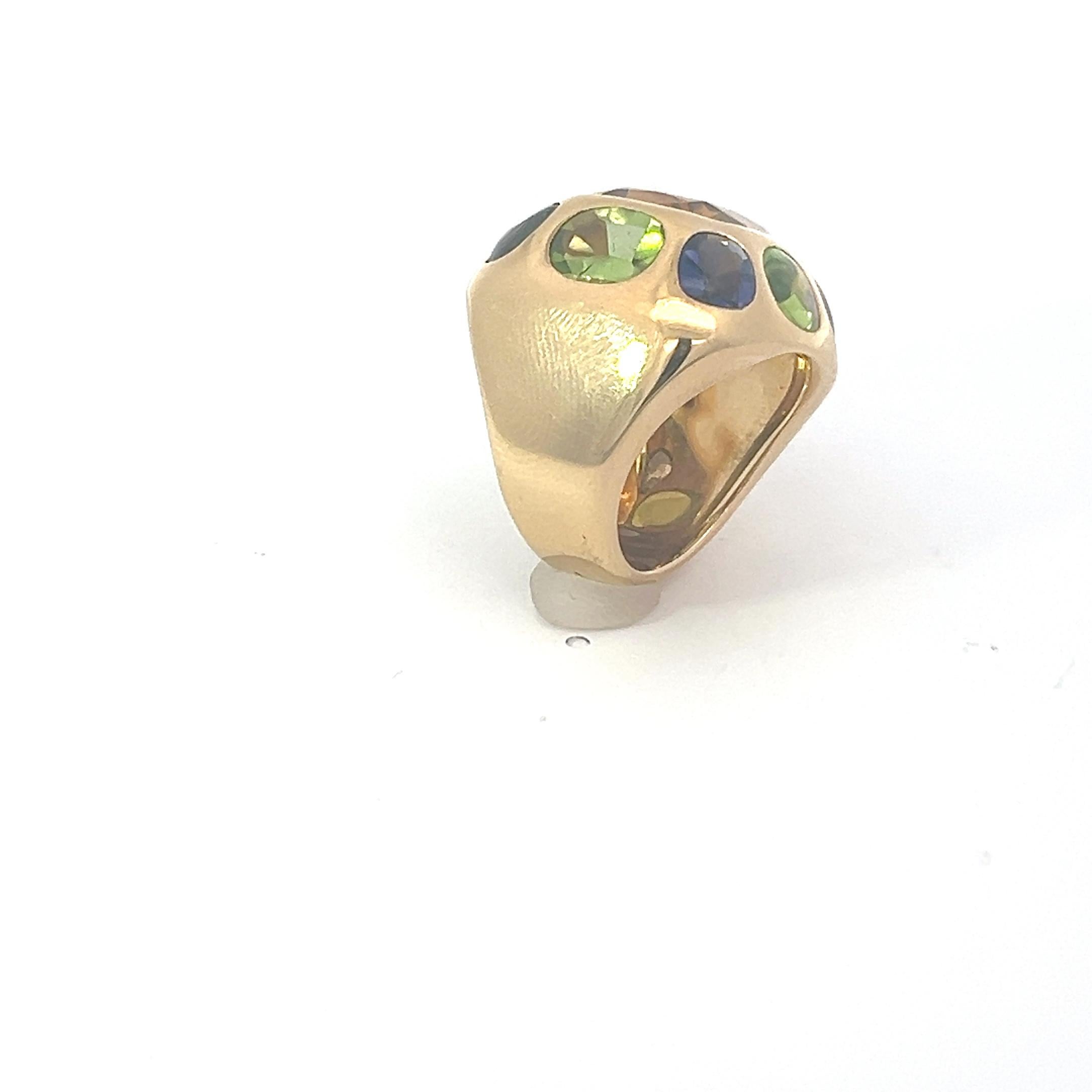 An 18k yellow gold, Citrine, Peridot and Iolite ring by Chanel In Good Condition For Sale In KERKRADE, NL