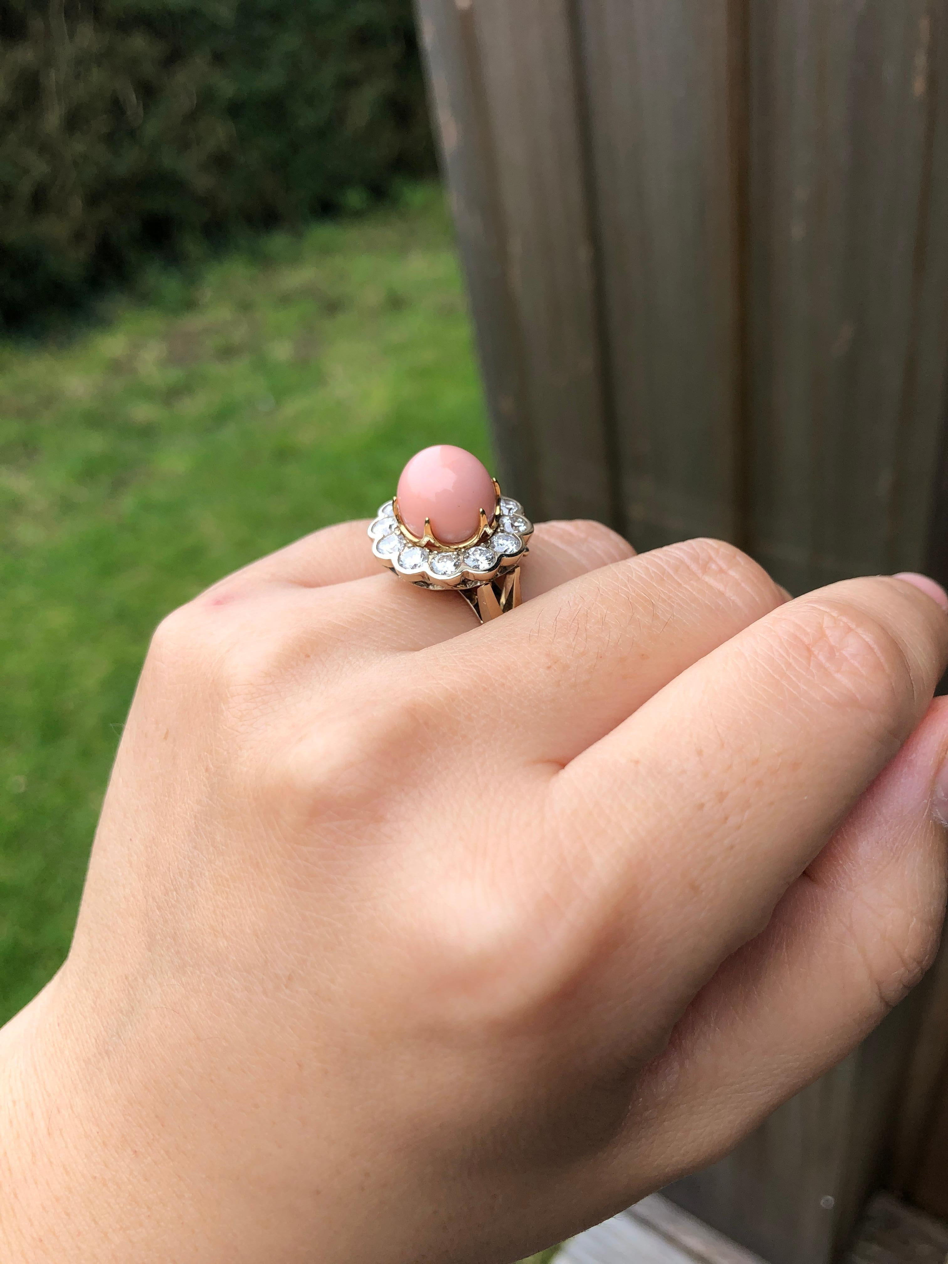 Round Cut 18K Yellow Gold Conch Pearl and Diamond Cluster Ring