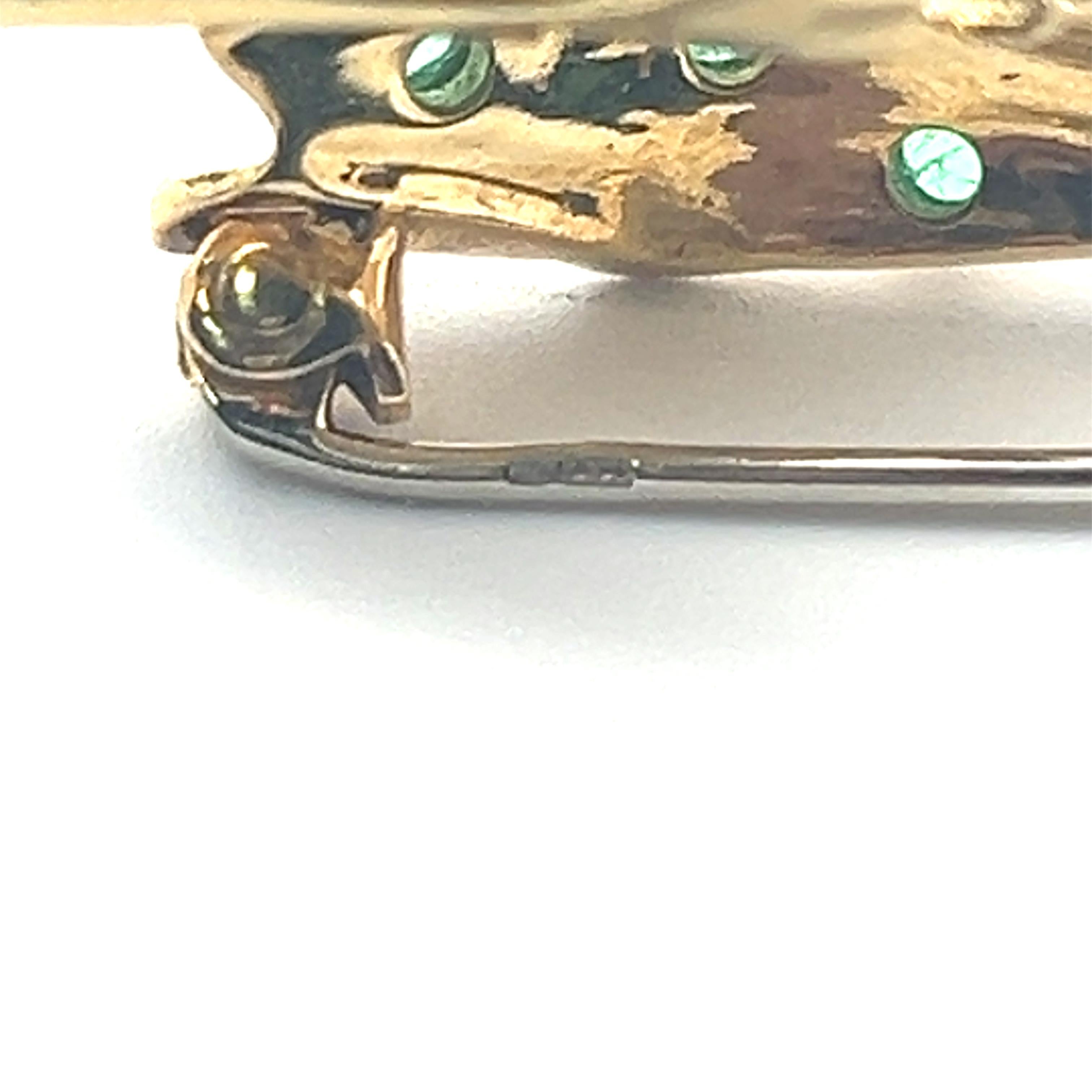 Une broche grenouille en or jaune 18 carats, émeraude et rubis de Theo Fennell en vente 2