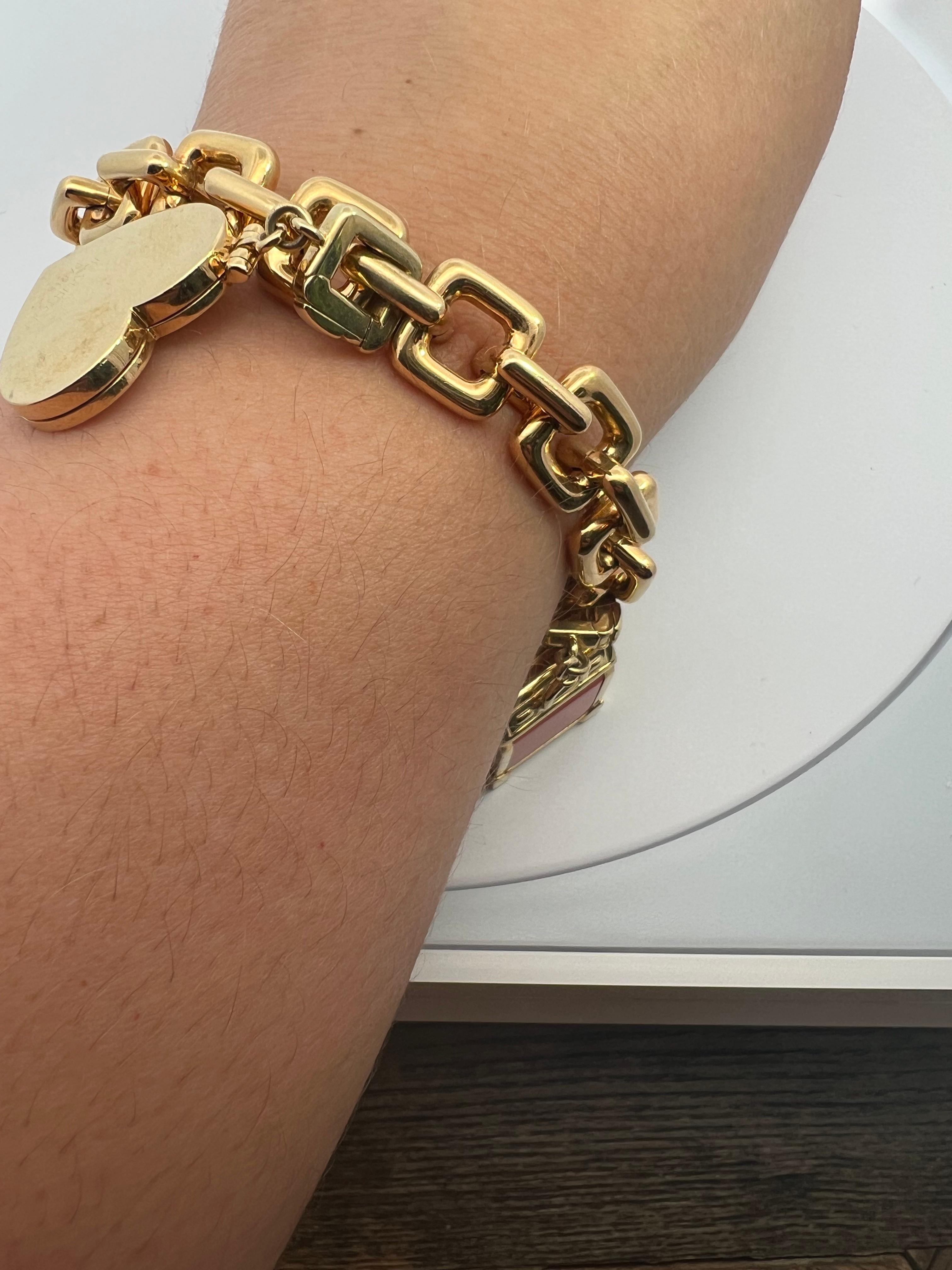 Un bracelet Padlock en or jaune 18 carats avec boîte d'origine de Louis Vuitton. en vente 3