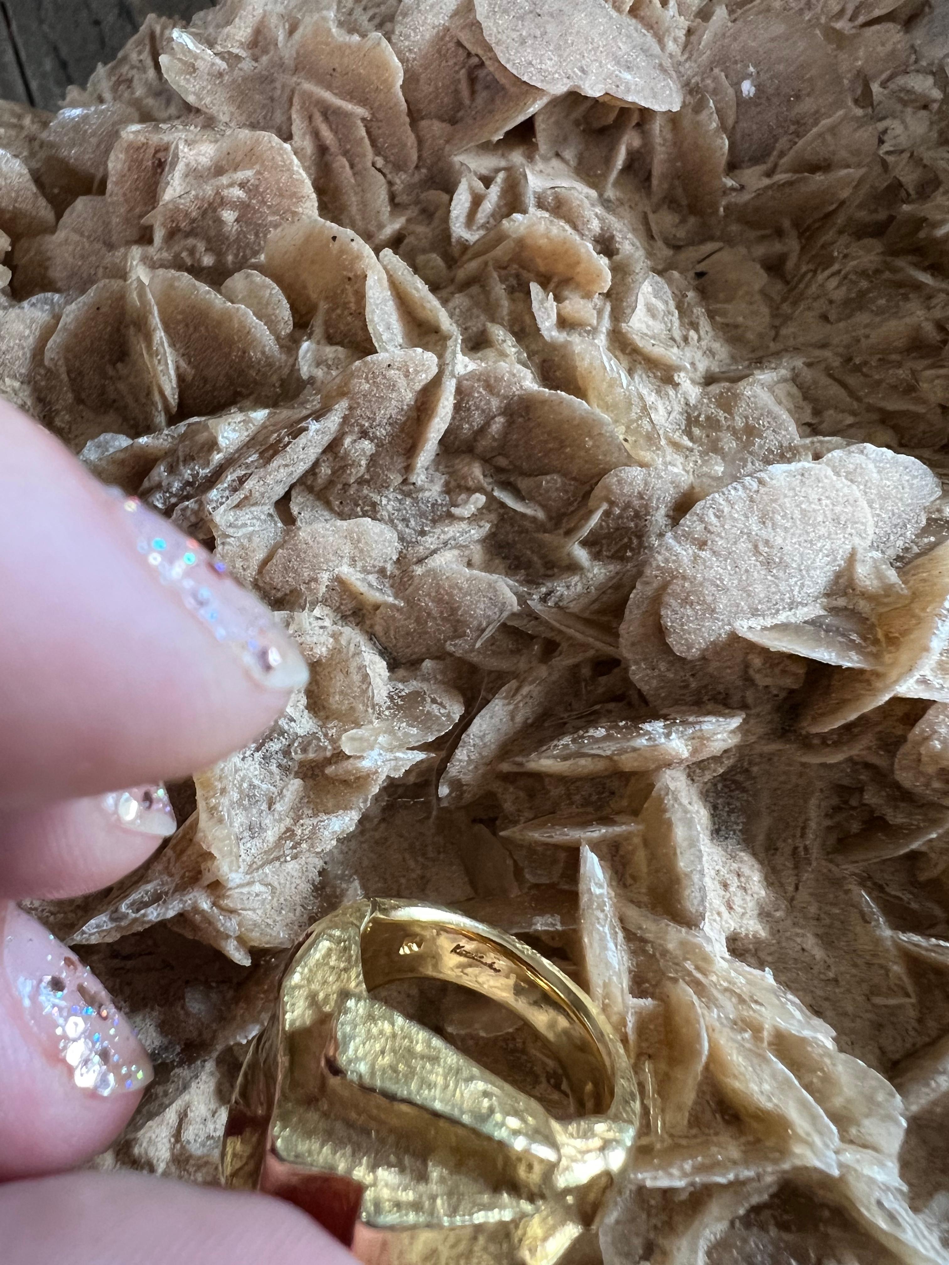 Ein Ring aus 18 Karat Gelbgold von Kutchinsky. 1
