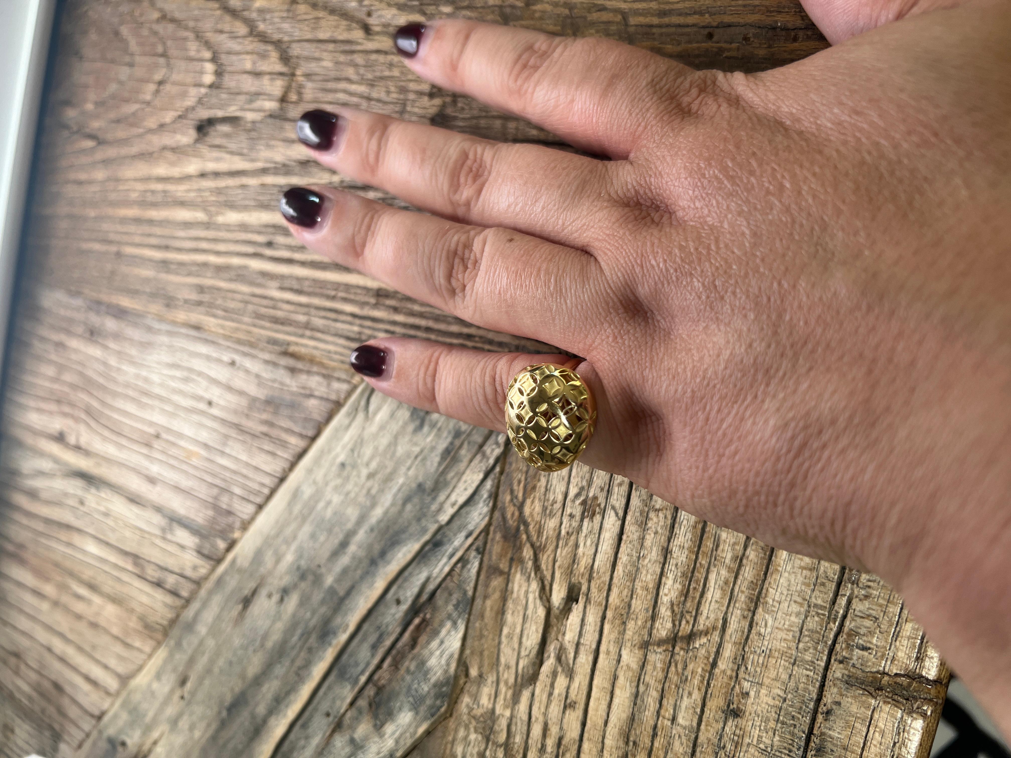An 18k yellow gold ring by Louis Vuitton For Sale 6