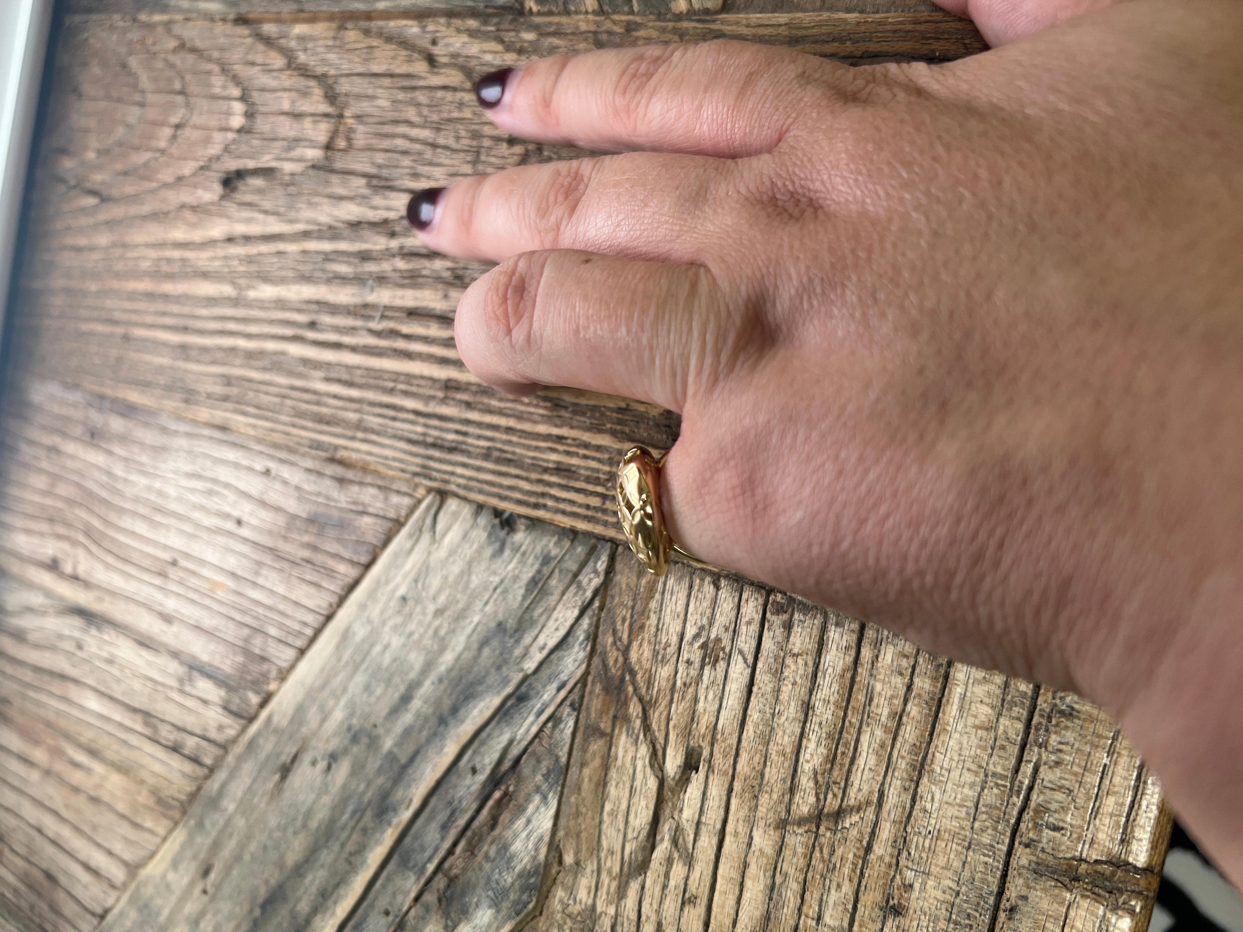 An 18k yellow gold ring by Louis Vuitton For Sale 7