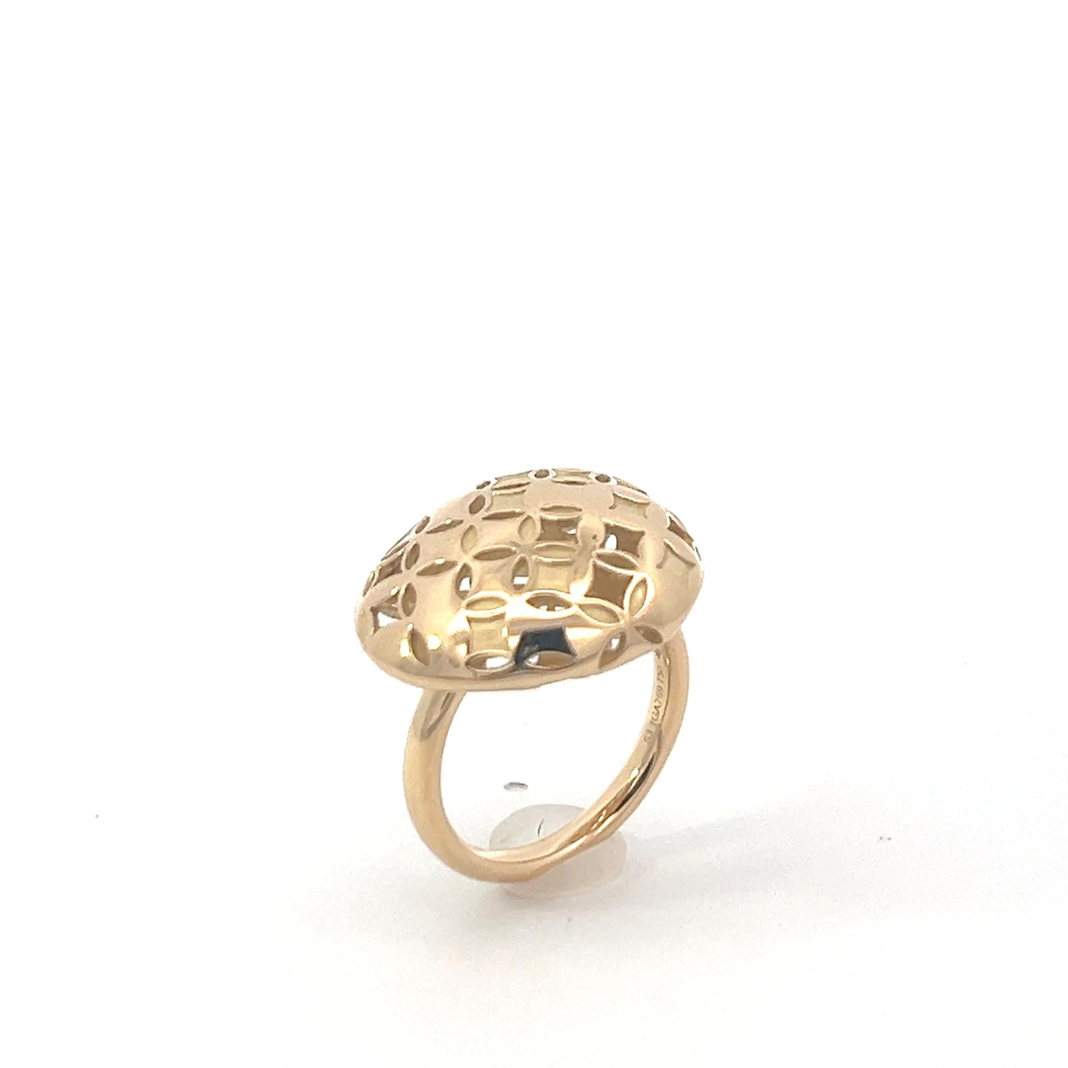 An 18k yellow gold ring by Louis Vuitton.

Origin: France.
Age: 2008.
Ring size: 53. Ring size can be changed by a goldsmith. Please contact us for more information.
Weight: circa 9 grams.
Hallmarks: Marked with the French hallmark for 18k gold and