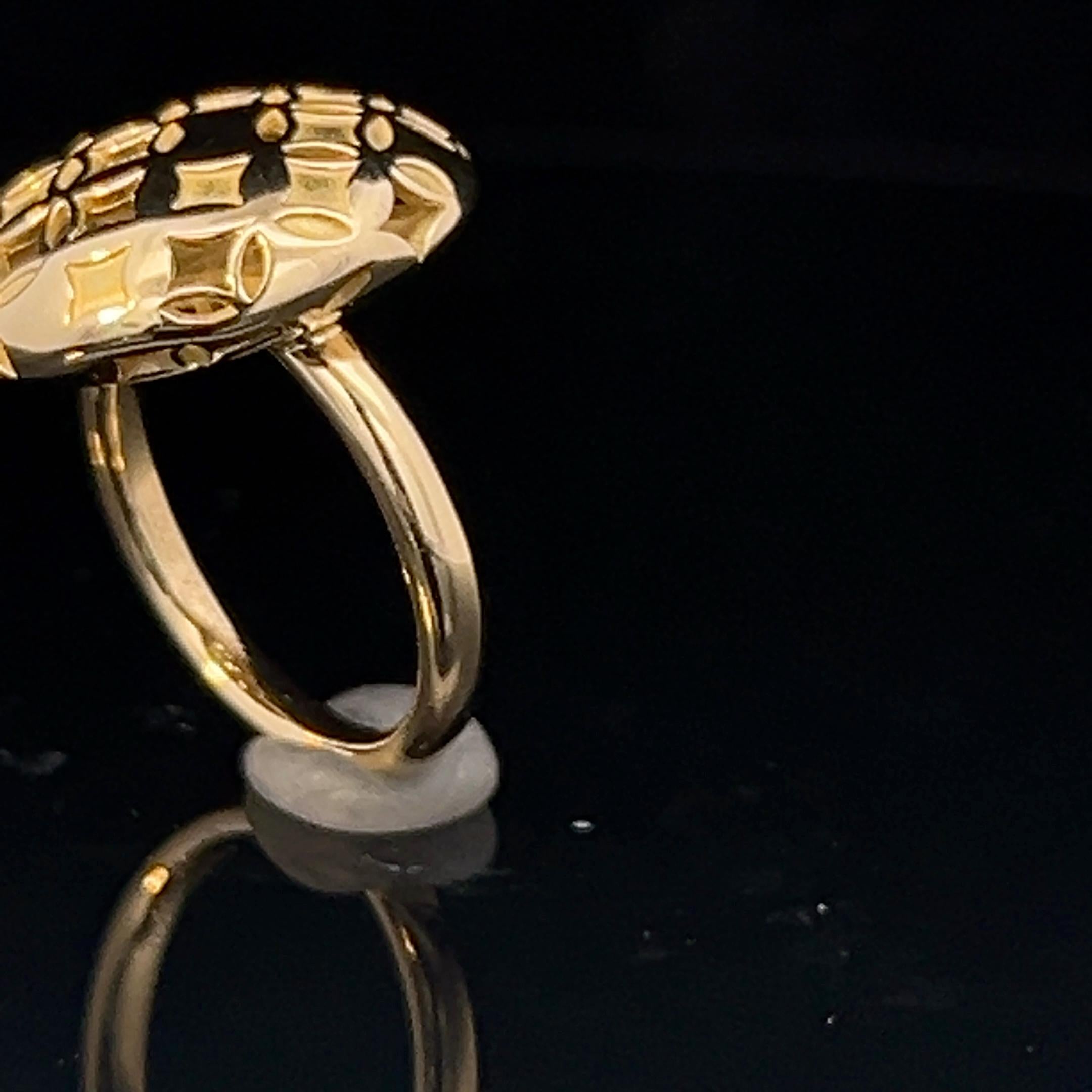 An 18k yellow gold ring by Louis Vuitton For Sale 5