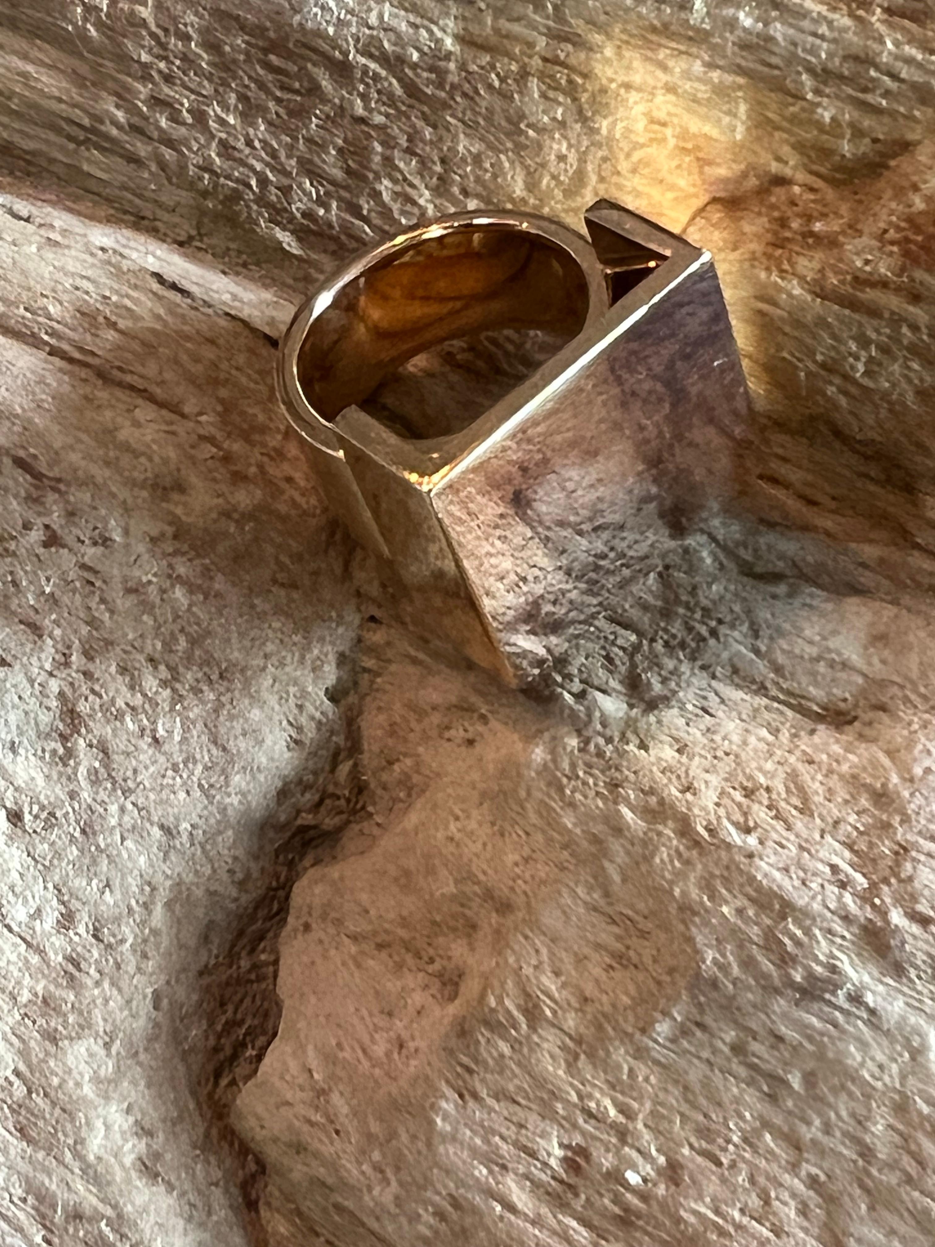 Ein Ring aus 18 Karat Gelbgold von Trudel im Angebot 1
