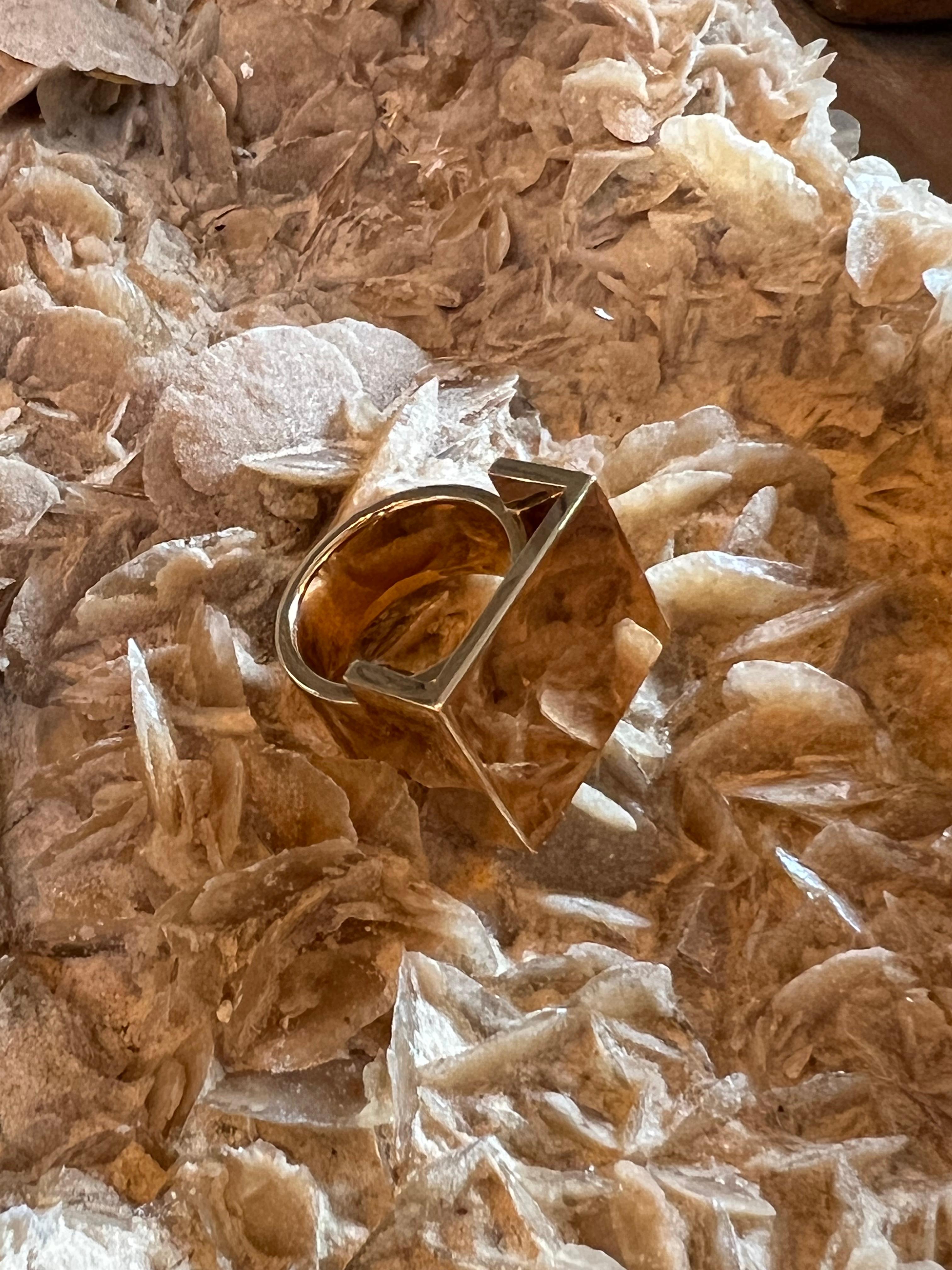 Ein Ring aus 18 Karat Gelbgold von Trudel im Angebot 4