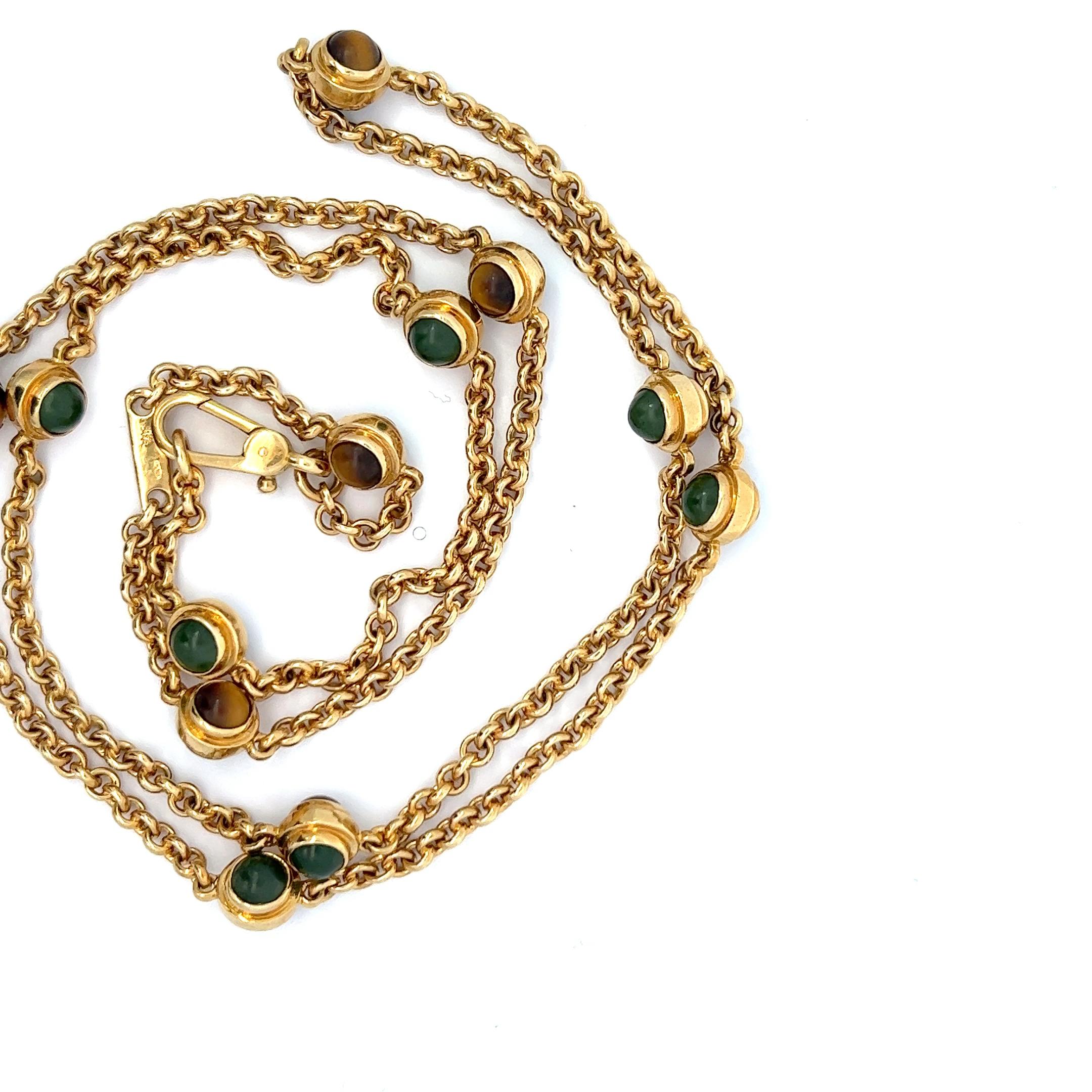 Catena lunga in oro giallo 18k, quarzo occhio di tigre e nefrite di Pomellato. In condizioni buone a KERKRADE, NL
