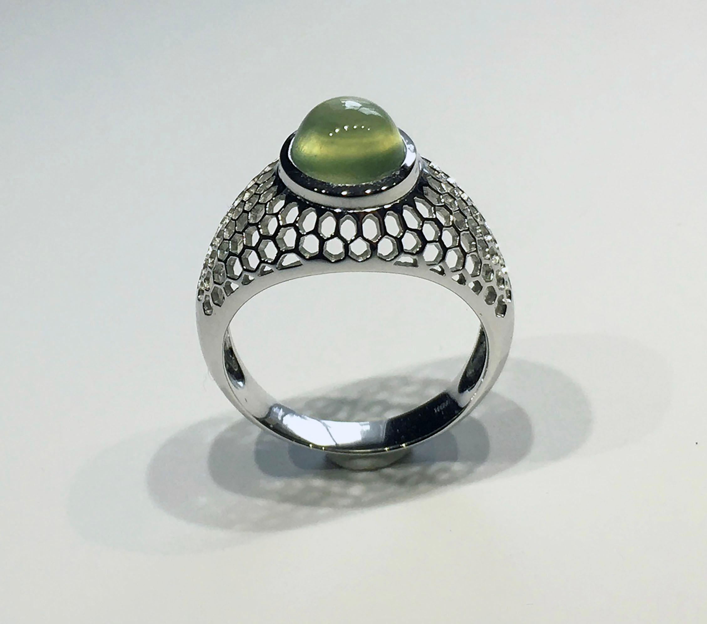 An Green Zambian Prehnite Cabochon Ring set in 18kt White Gold For Sale 4