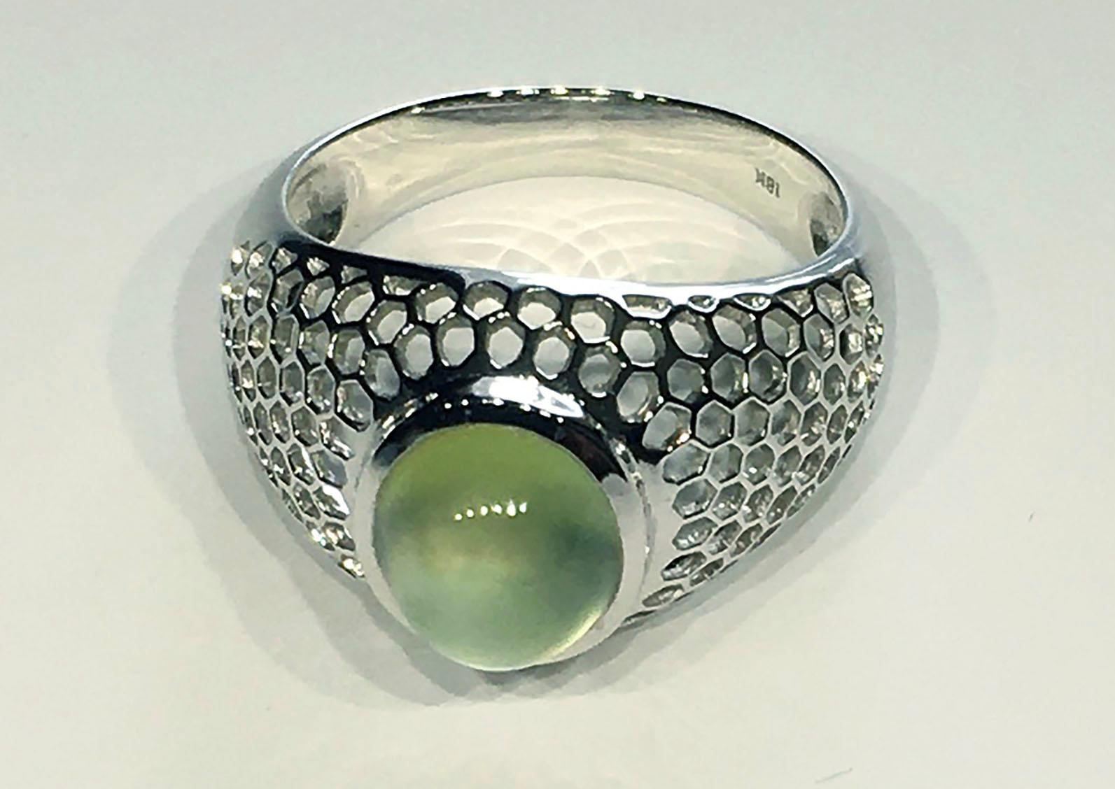 Contemporary An Green Zambian Prehnite Cabochon Ring set in 18kt White Gold For Sale