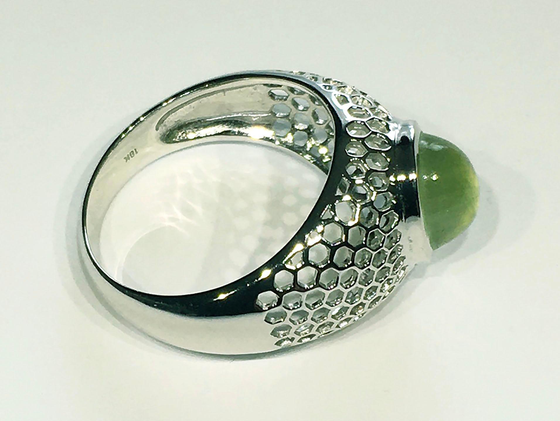 An Green Zambian Prehnite Cabochon Ring set in 18kt White Gold For Sale 1