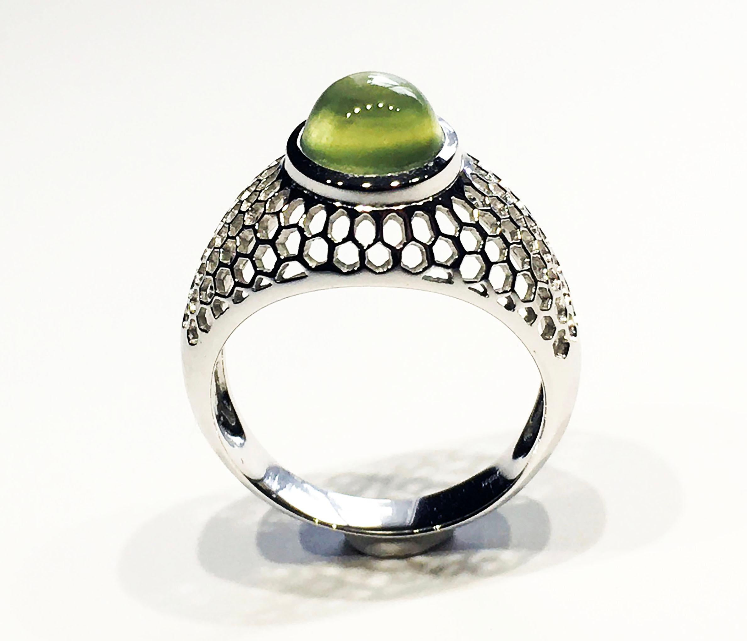 An Green Zambian Prehnite Cabochon Ring set in 18kt White Gold For Sale 3