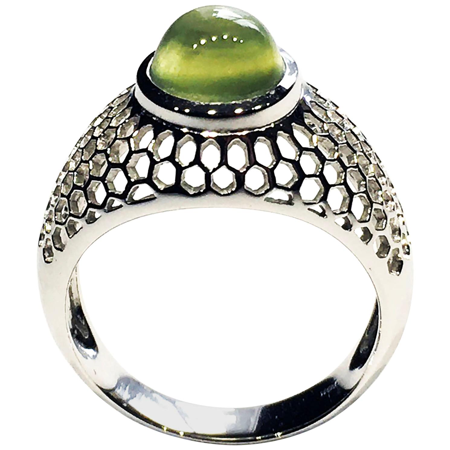 An Green Zambian Prehnite Cabochon Ring set in 18kt White Gold For Sale