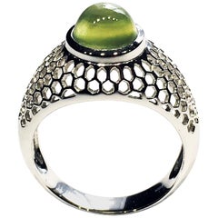 18kt White Gold Ring Set with a Zambian Prehnite Cabochon