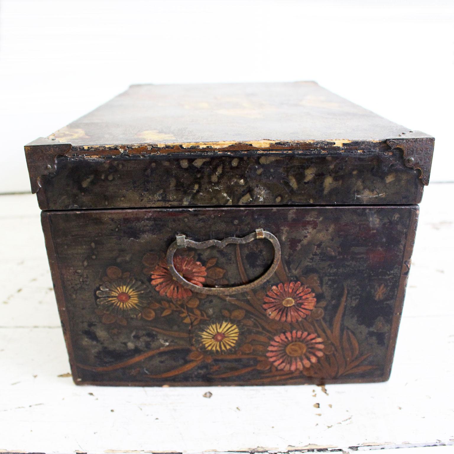 An 18th Century Chinoiserie Jewellery Box with Secret Compartment 1