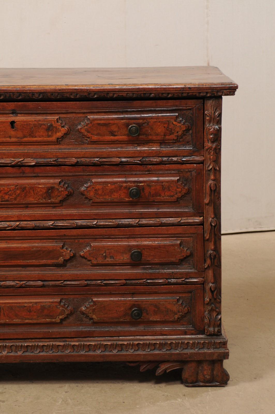 18th Century 4-Drawer Commode with Finely Carved Embellishments and Trimmings For Sale 1