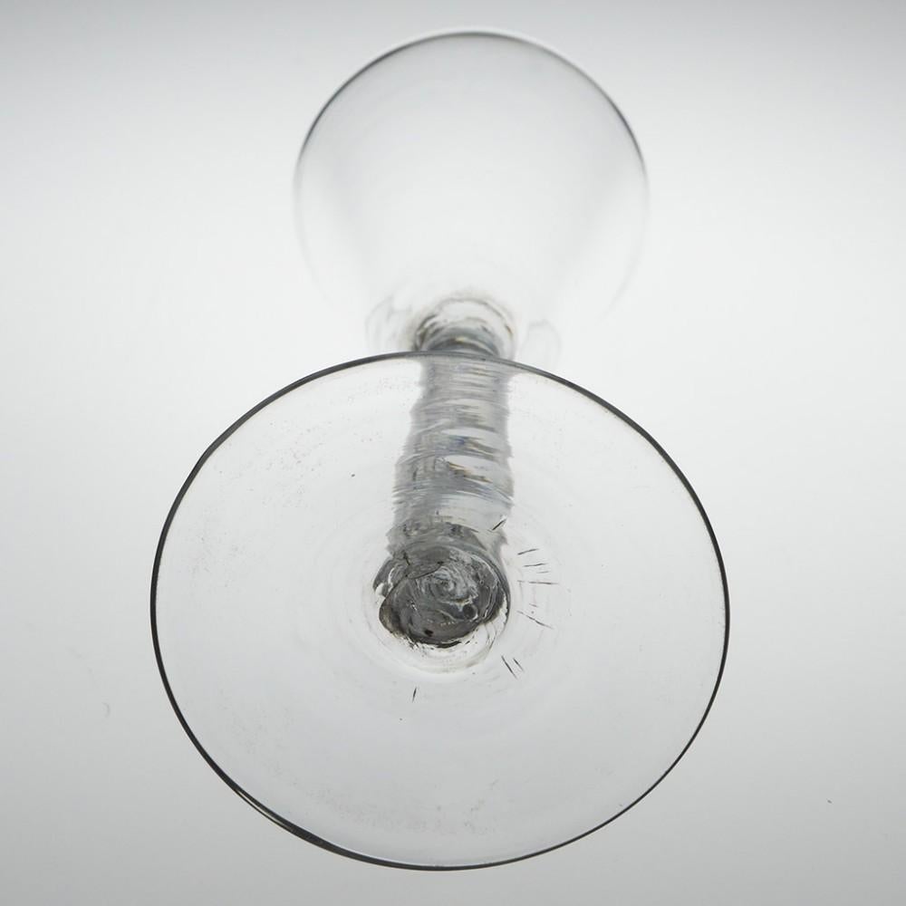 Ein Air-Twist-Weinglas aus dem 18. Jahrhundert, um 1750 (Glas) im Angebot