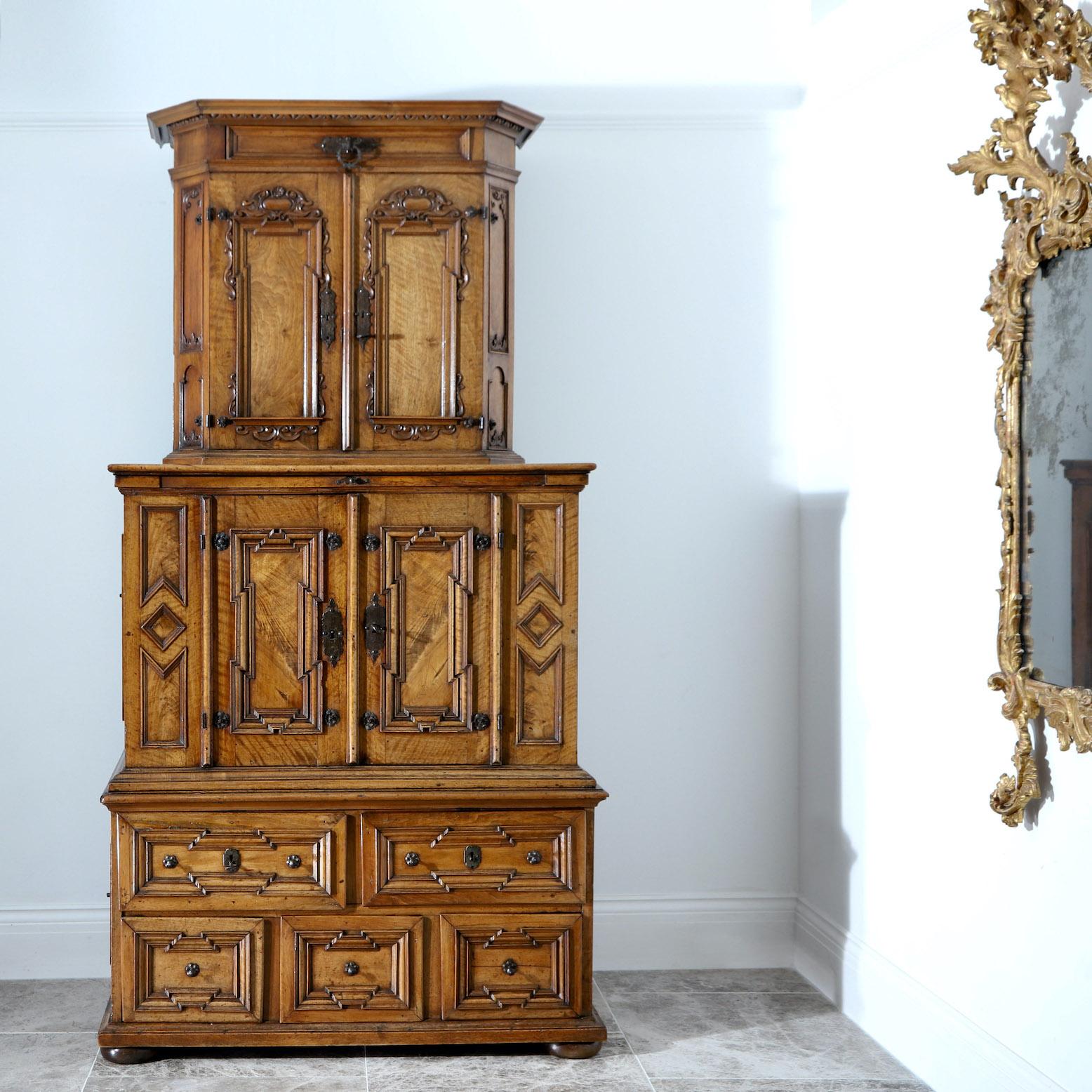 Vagabond presents an 18th century Baroque stacking chest

Austria, first half of the 18th century

” A striking walnut three tier baroque stacking chest, middle section contains an arrangement of burr walnut drawers, each section comes separately “

