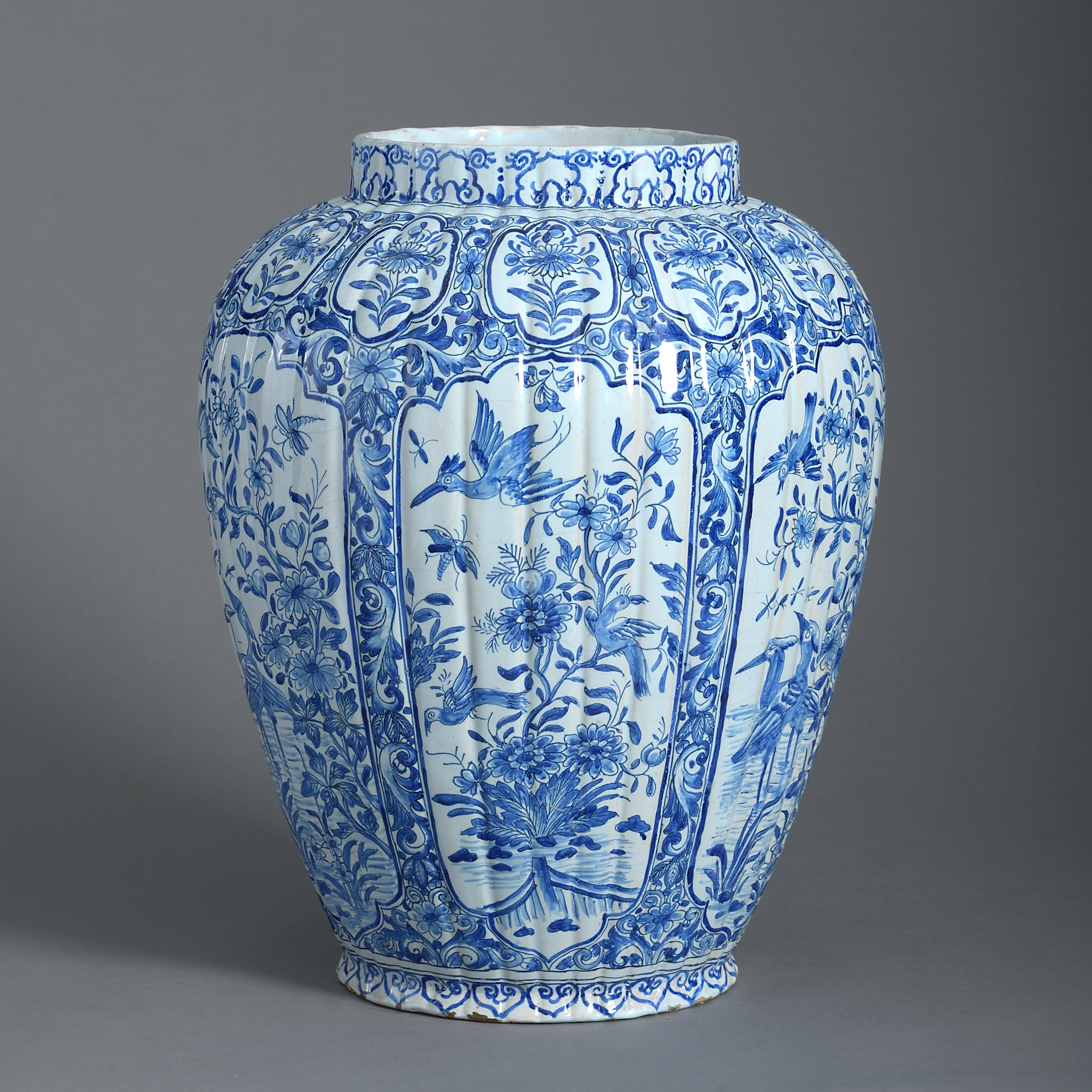 Exportation chinoise vase en poterie de Delft bleu et blanc du 18e siècle