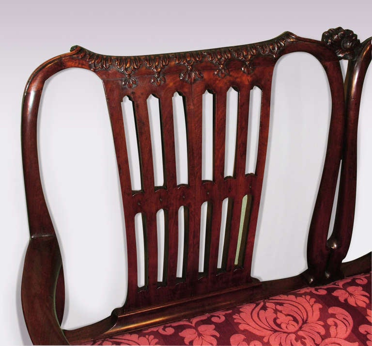 18th Century Carved Mahogany Settee in the Manner of Giles Grendey In Good Condition In London, GB