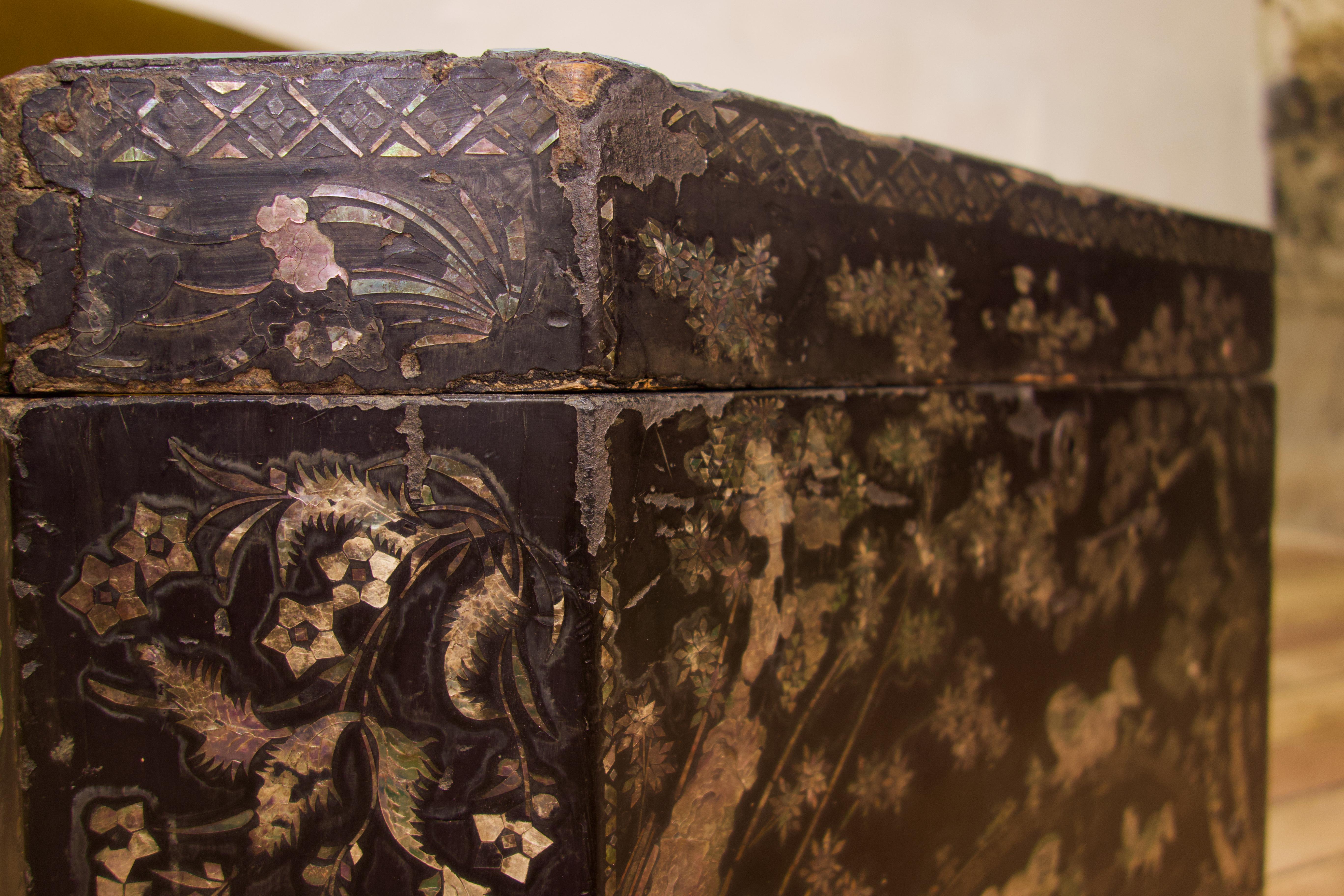 18th Century Chinese Export Mother Of Pearl Tea Chest For Sale 5
