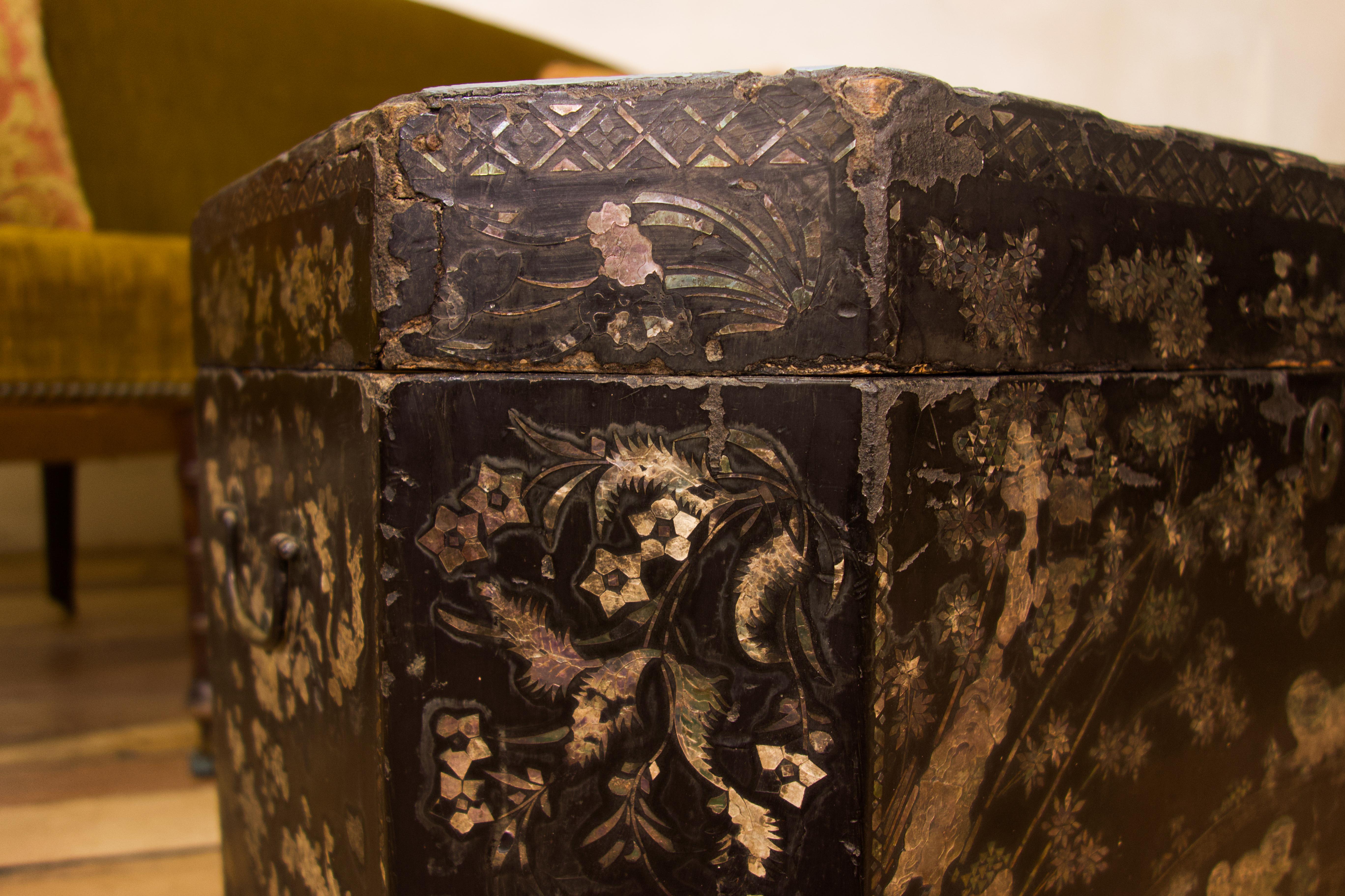 18th Century Chinese Export Mother Of Pearl Tea Chest For Sale 7