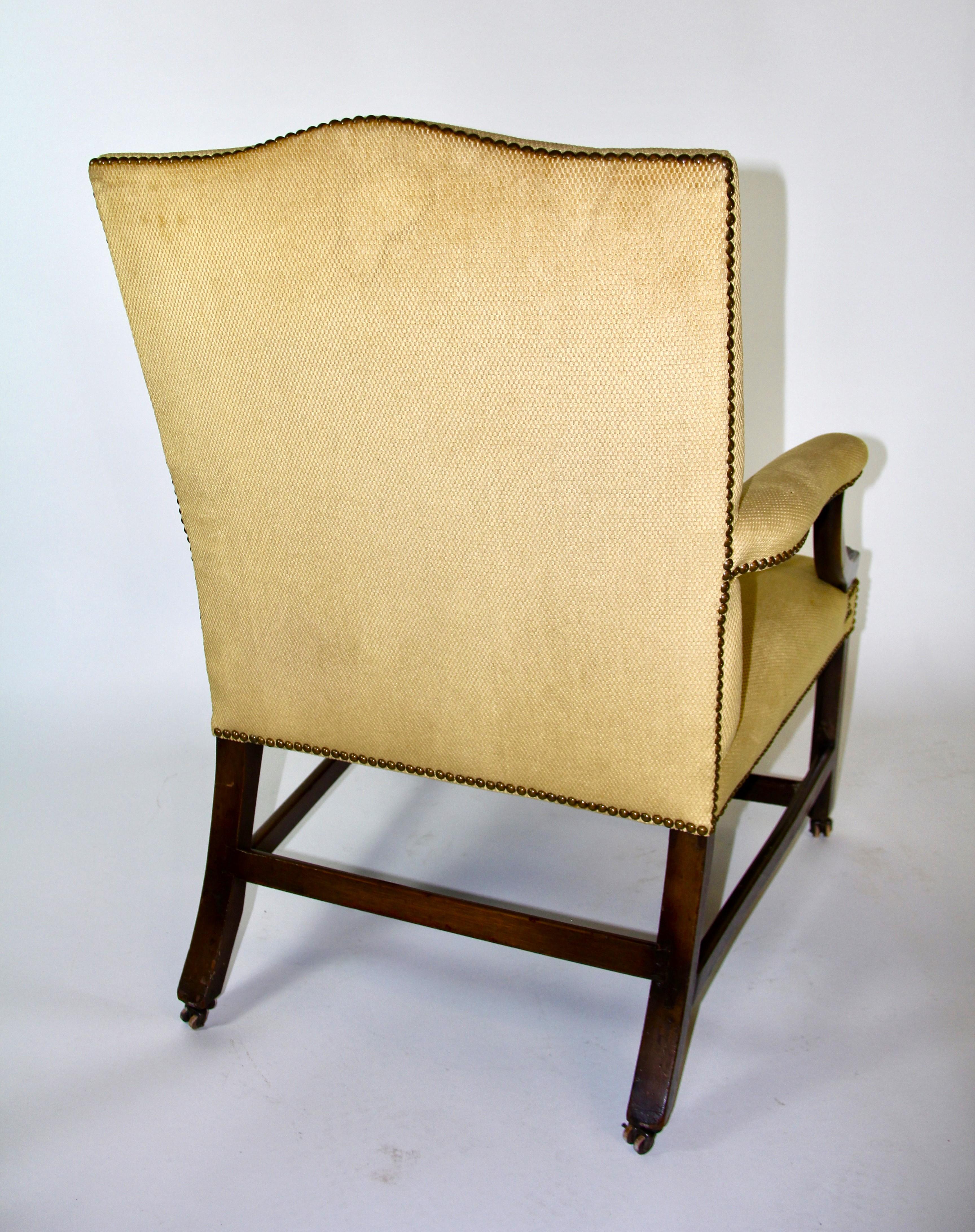 Fin du XVIIIe siècle Fauteuil ouvert en acajou George III anglais du XVIIIe siècle, sculpté à la main en vente