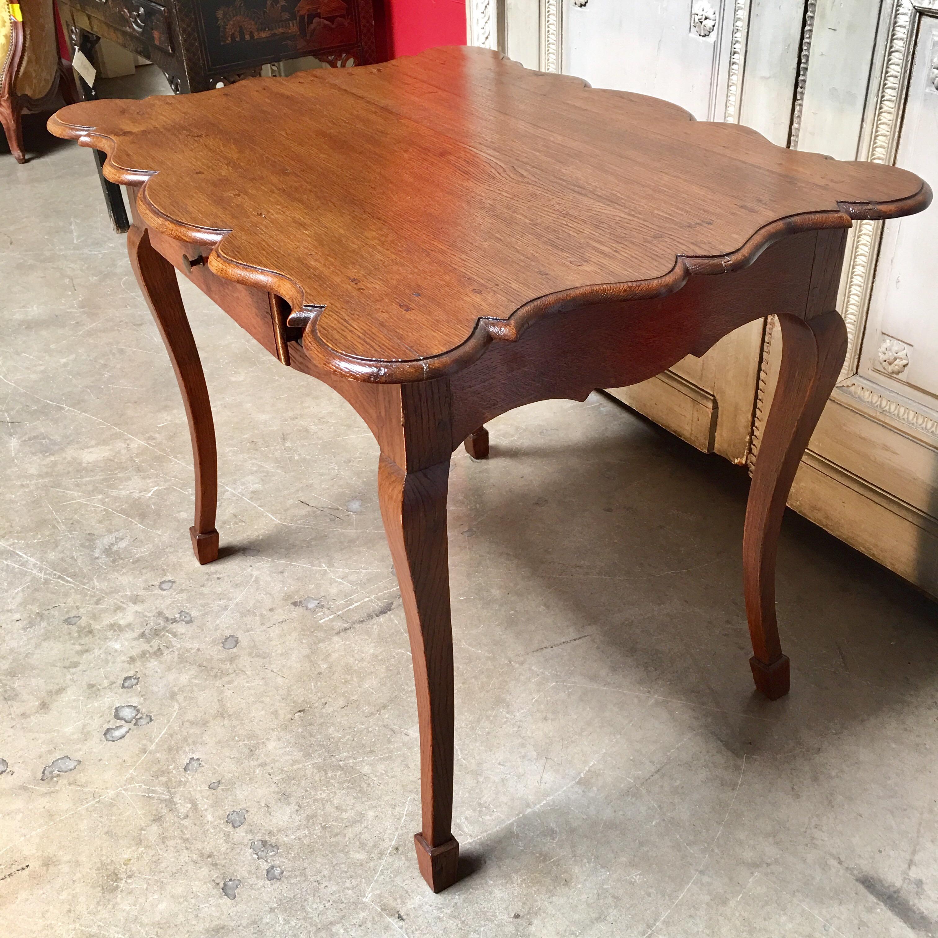18th Century  Louis XV French Oak Writing Table with Scalloped Shaped Top For Sale 2