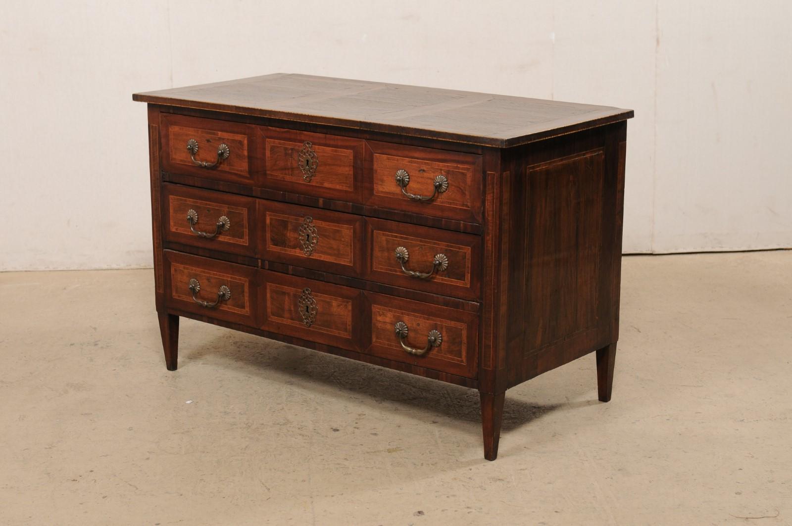 18th Century French Three-Drawer Commode w/ Beautiful Veneers & Inlay For Sale 8
