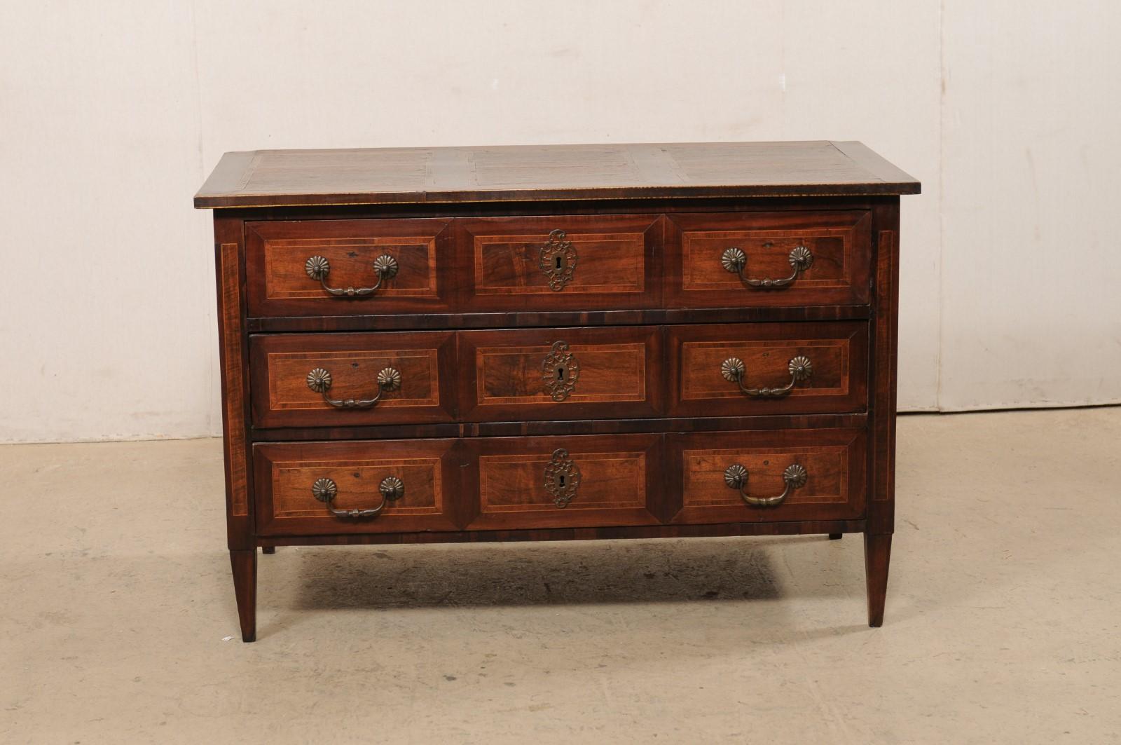 18th Century French Three-Drawer Commode w/ Beautiful Veneers & Inlay In Good Condition For Sale In Atlanta, GA