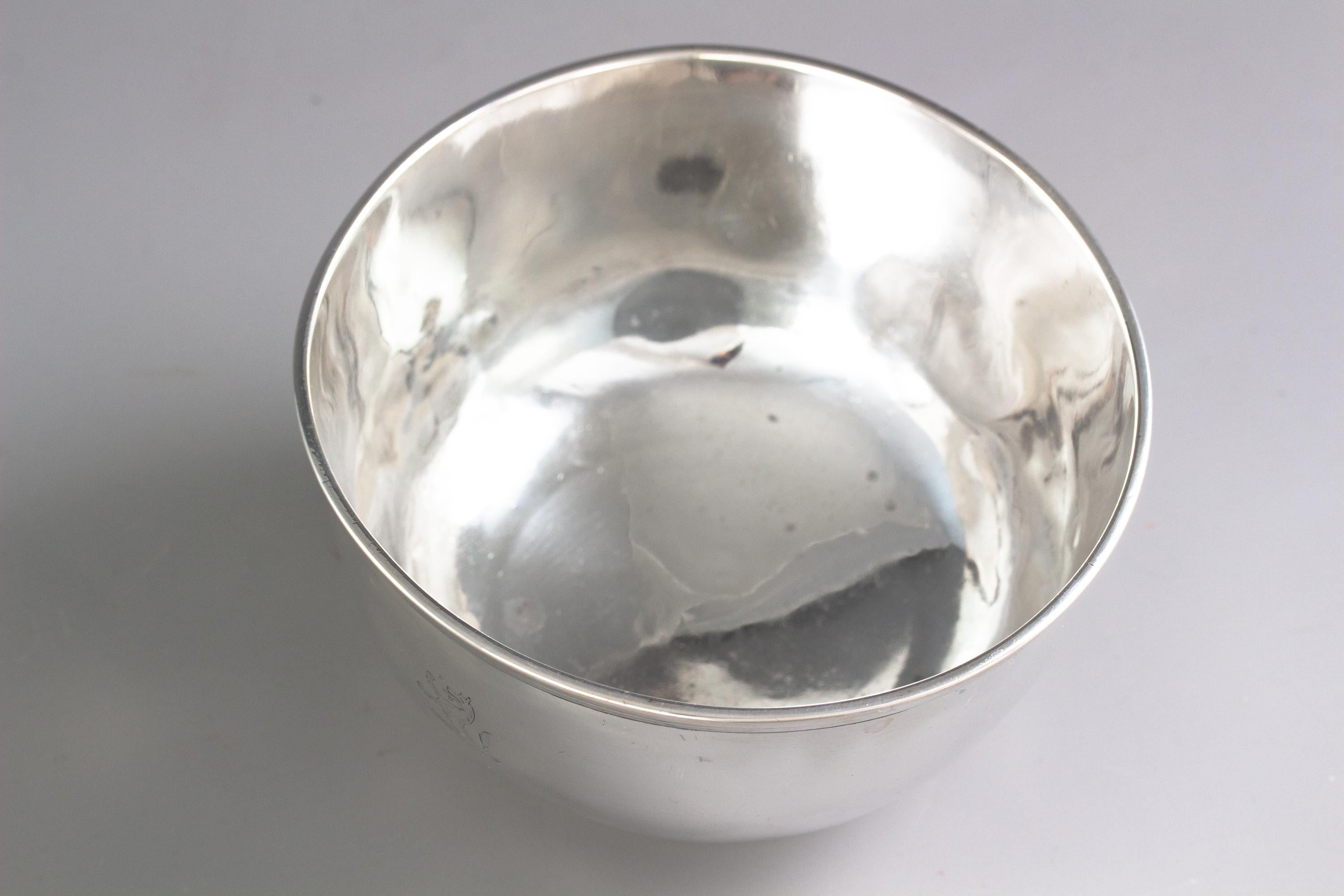 18th Century George II Silver Sugar Bowl, London, 1743 In Good Condition In Cornwall, GB