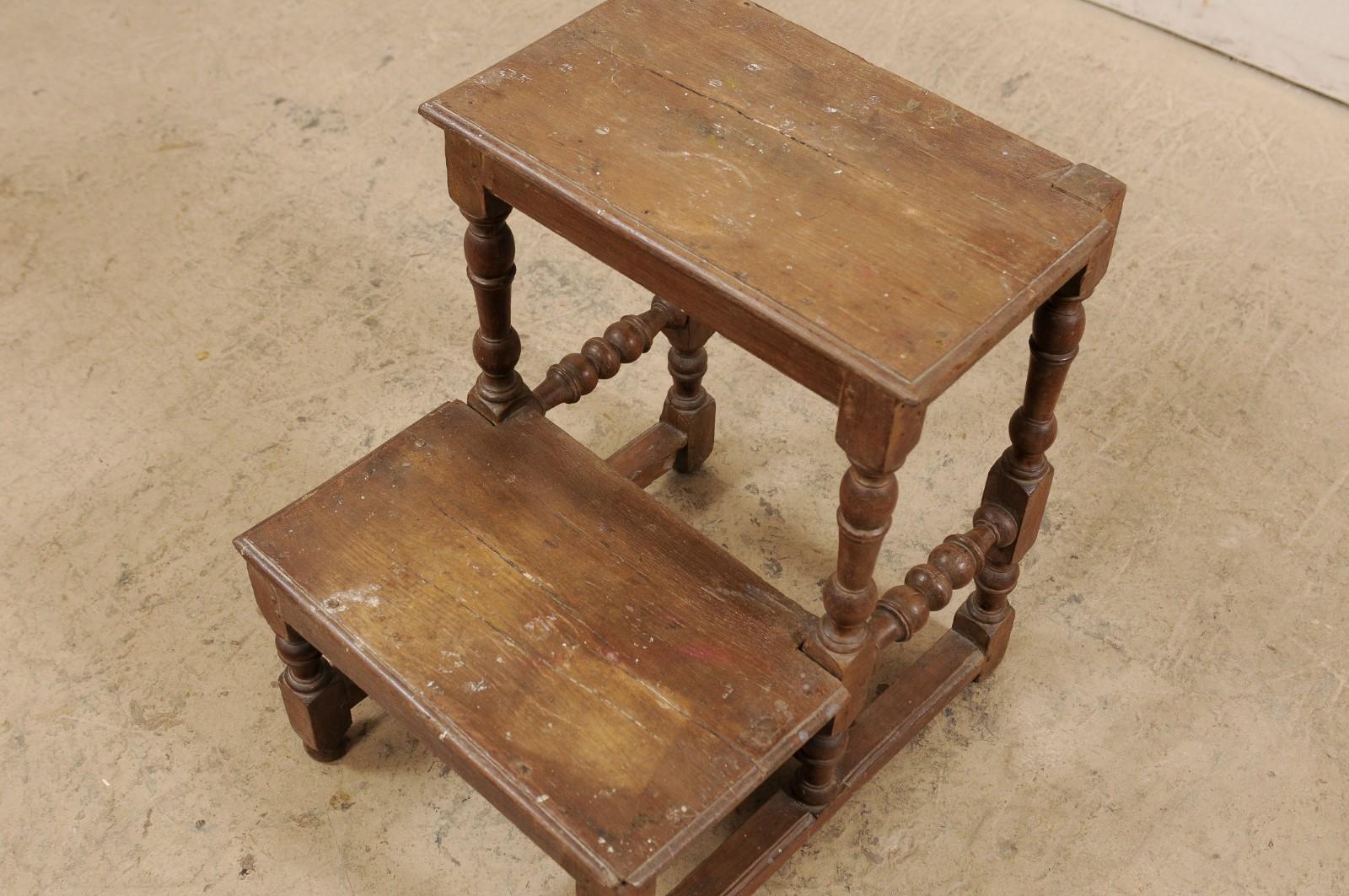 18th Century Italian Spool-Turned Walnut Wood Step Stool 'Two Steps' 3