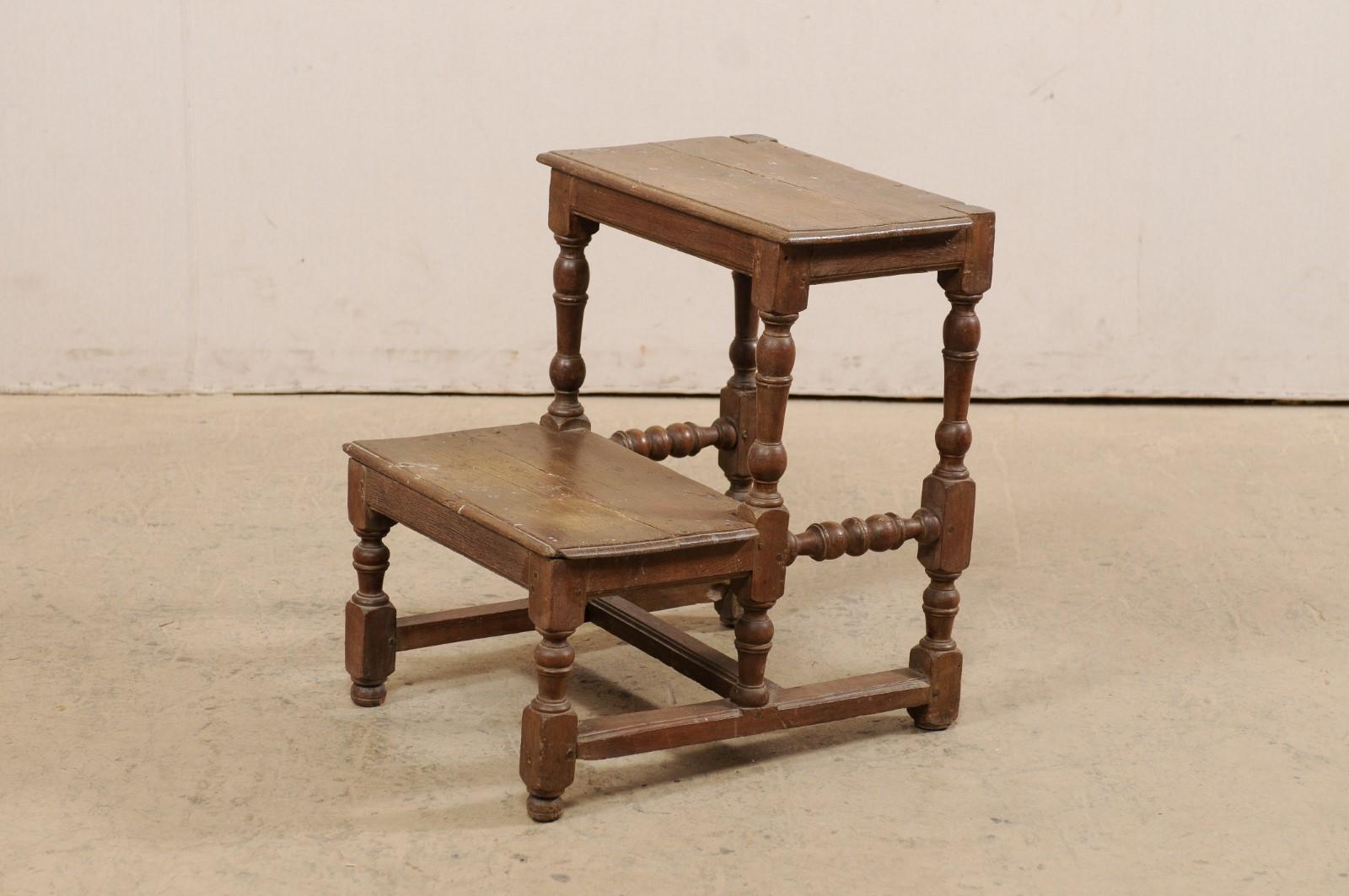 18th Century Italian Spool-Turned Walnut Wood Step Stool 'Two Steps' 1