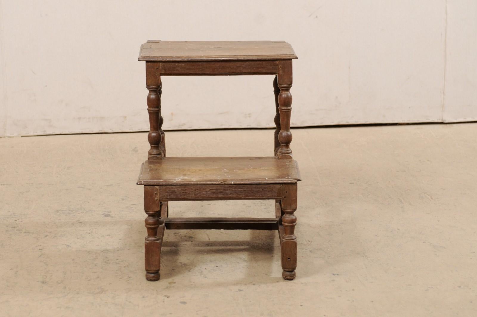 18th Century Italian Spool-Turned Walnut Wood Step Stool 'Two Steps' 2
